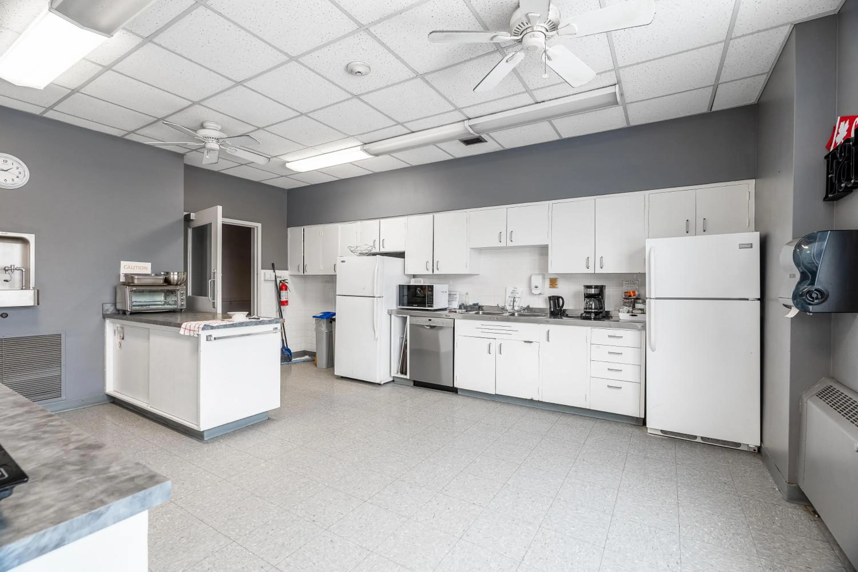 dishwasher in Guest House on the Mount