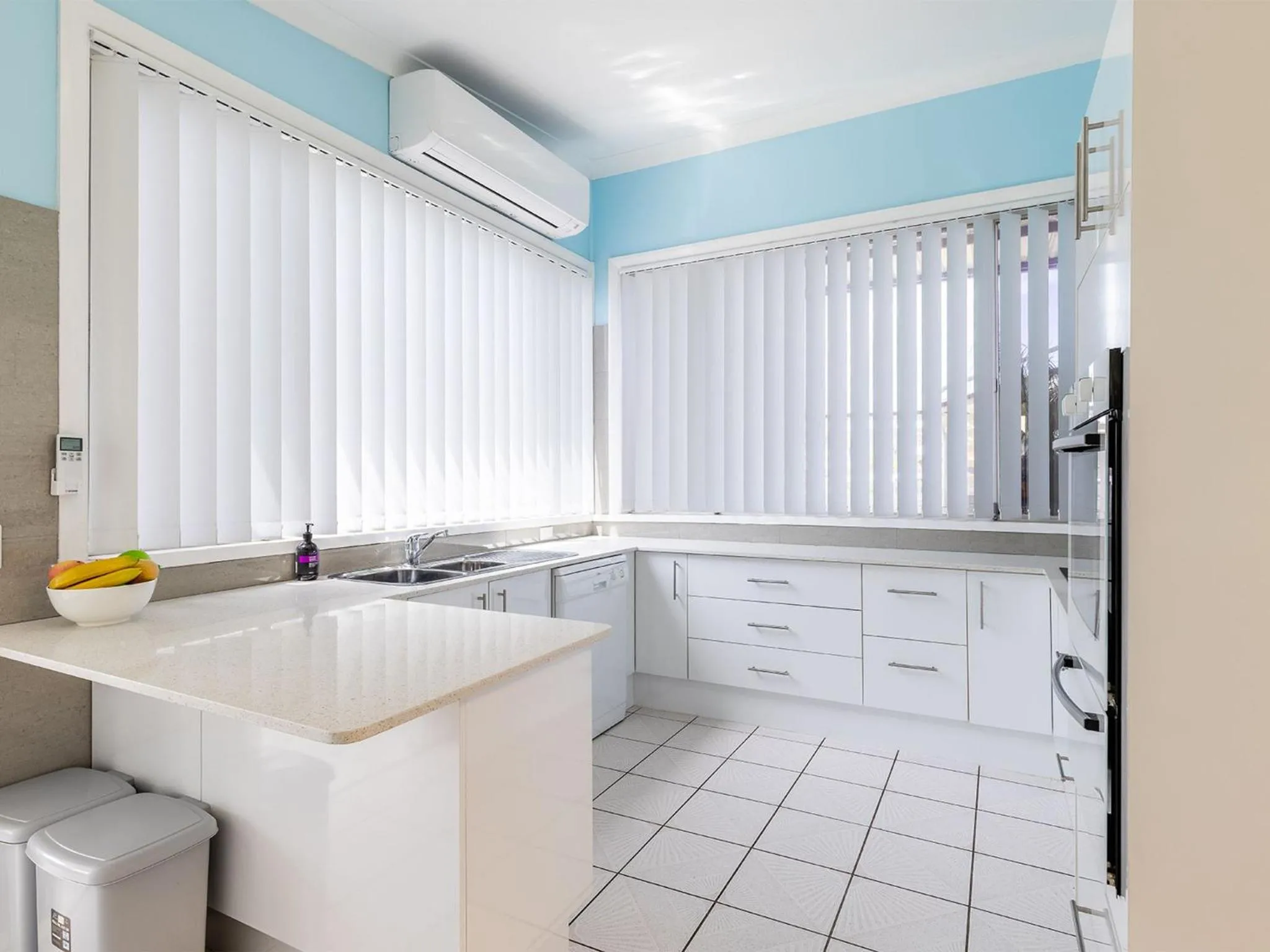 Golden Sands 2 Short Street, Air Con, Wifi, Beach View