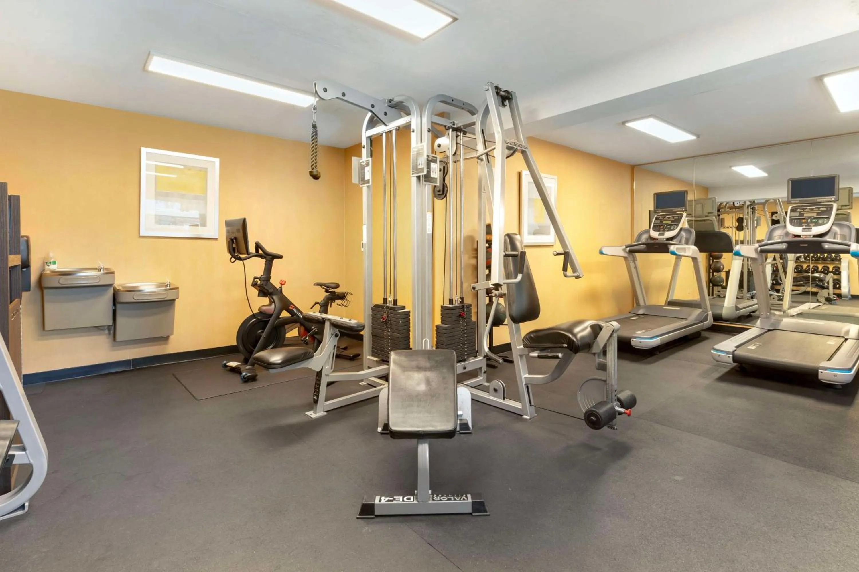 Fitness centre/facilities in Best Western Plus Rancho Cordova Inn