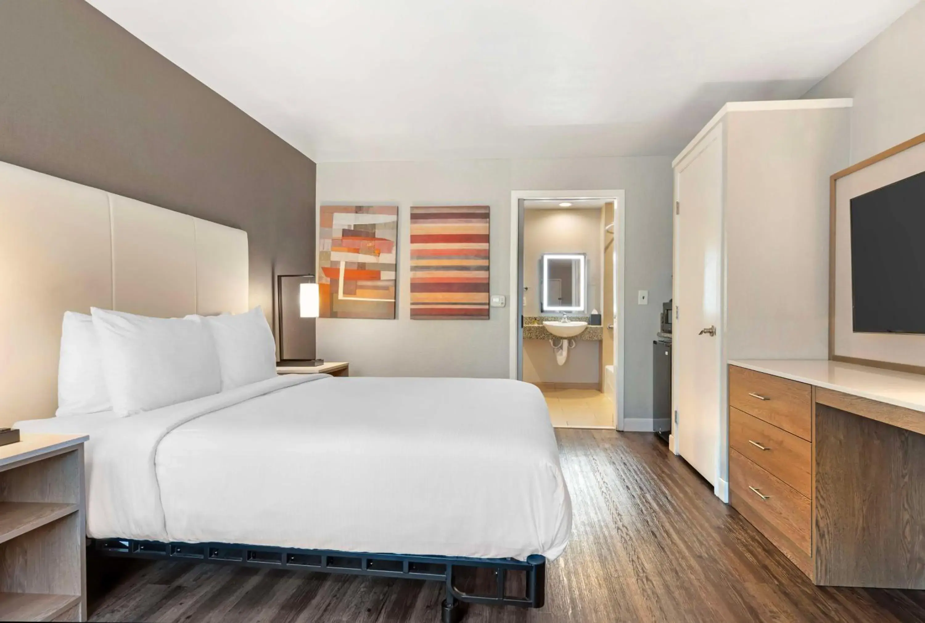 Bedroom, Bed in Best Western Plus Rancho Cordova Inn Bedroom, Bed in Best Western Plus Rancho Cordova Inn