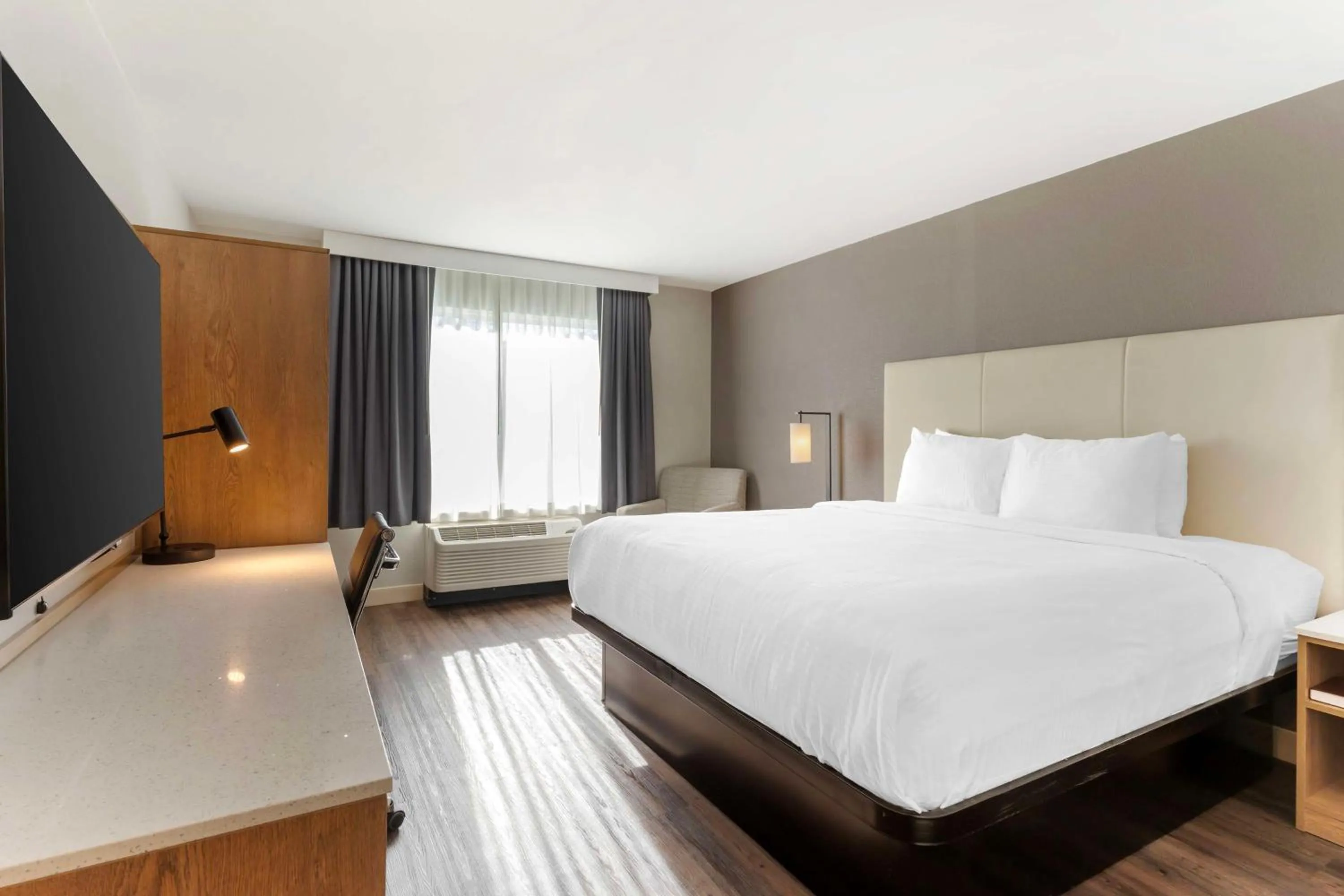 Bedroom, Bed in Best Western Plus Rancho Cordova Inn