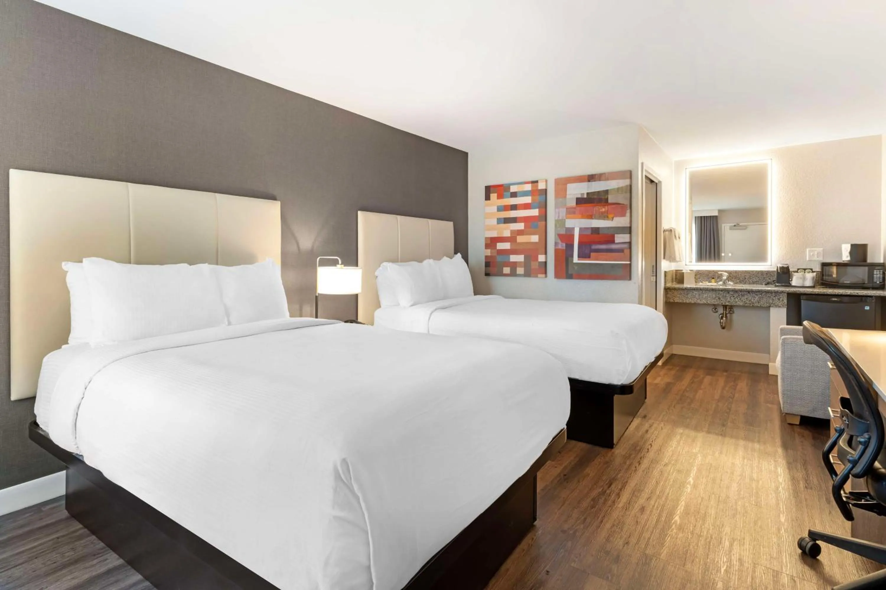 Bedroom, Bed in Best Western Plus Rancho Cordova Inn