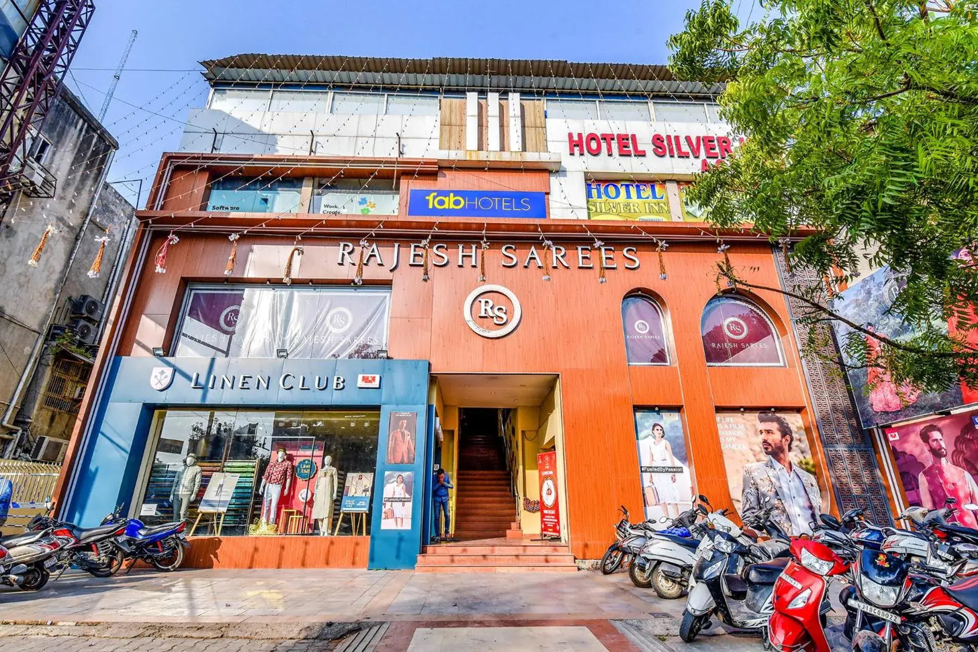 Facade/entrance in FabHotel Silver Inn Facade/entrance in FabHotel Silver Inn