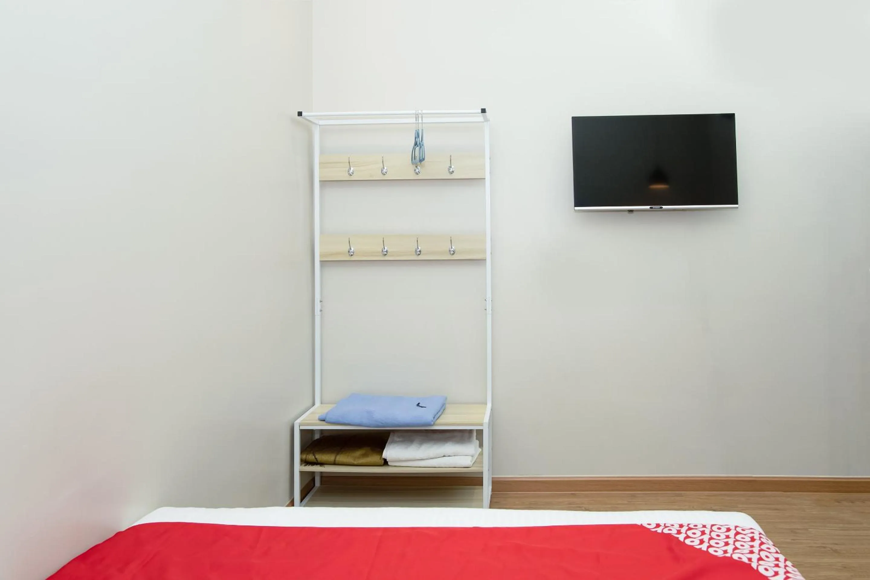 Bedroom, Bed in Capital O 90406 Mirani Hotel