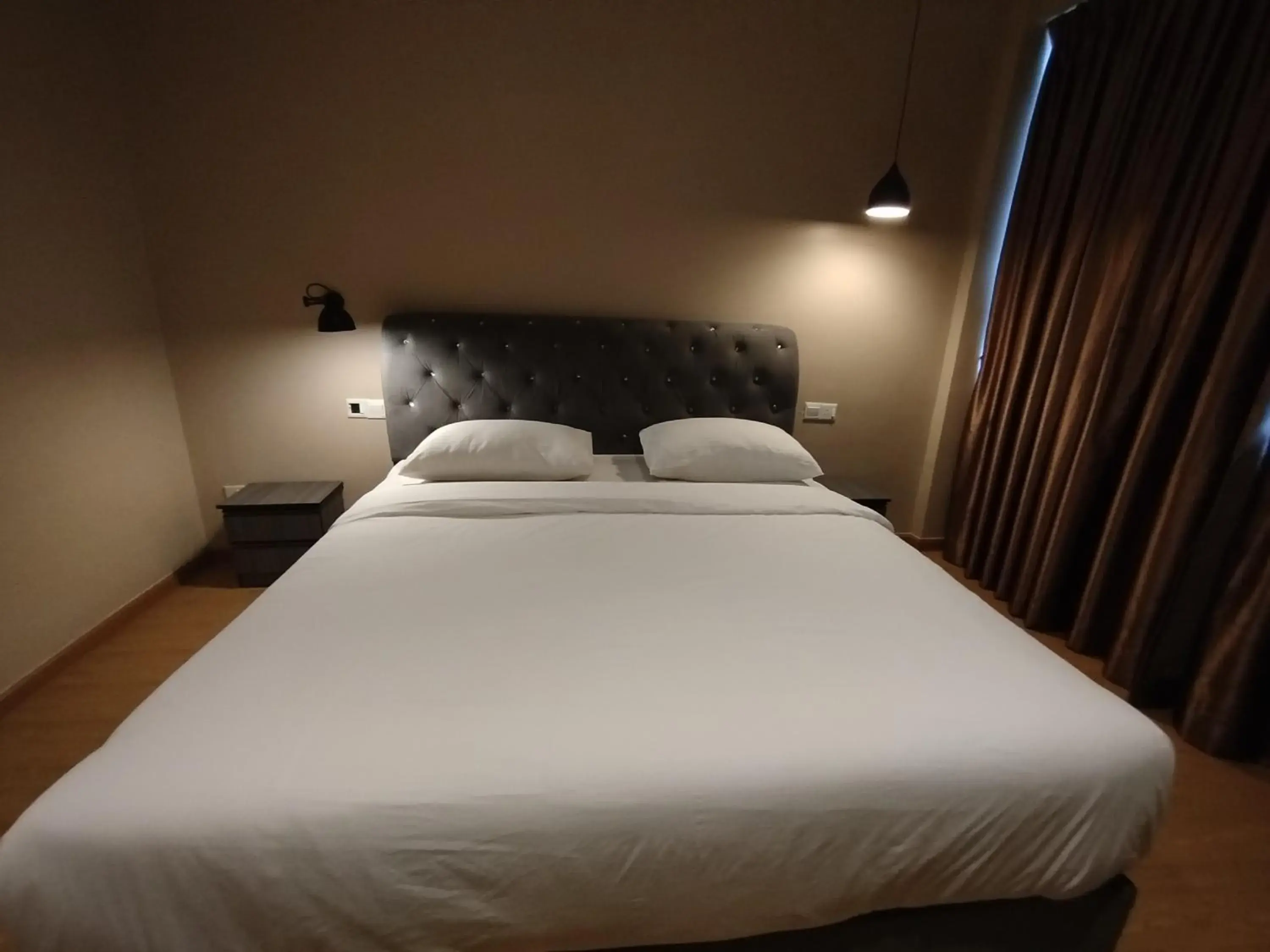 Deluxe King Room in Mirani Hotel Ampang near Melawati Mall Deluxe King Room in Mirani Hotel Ampang near Melawati Mall