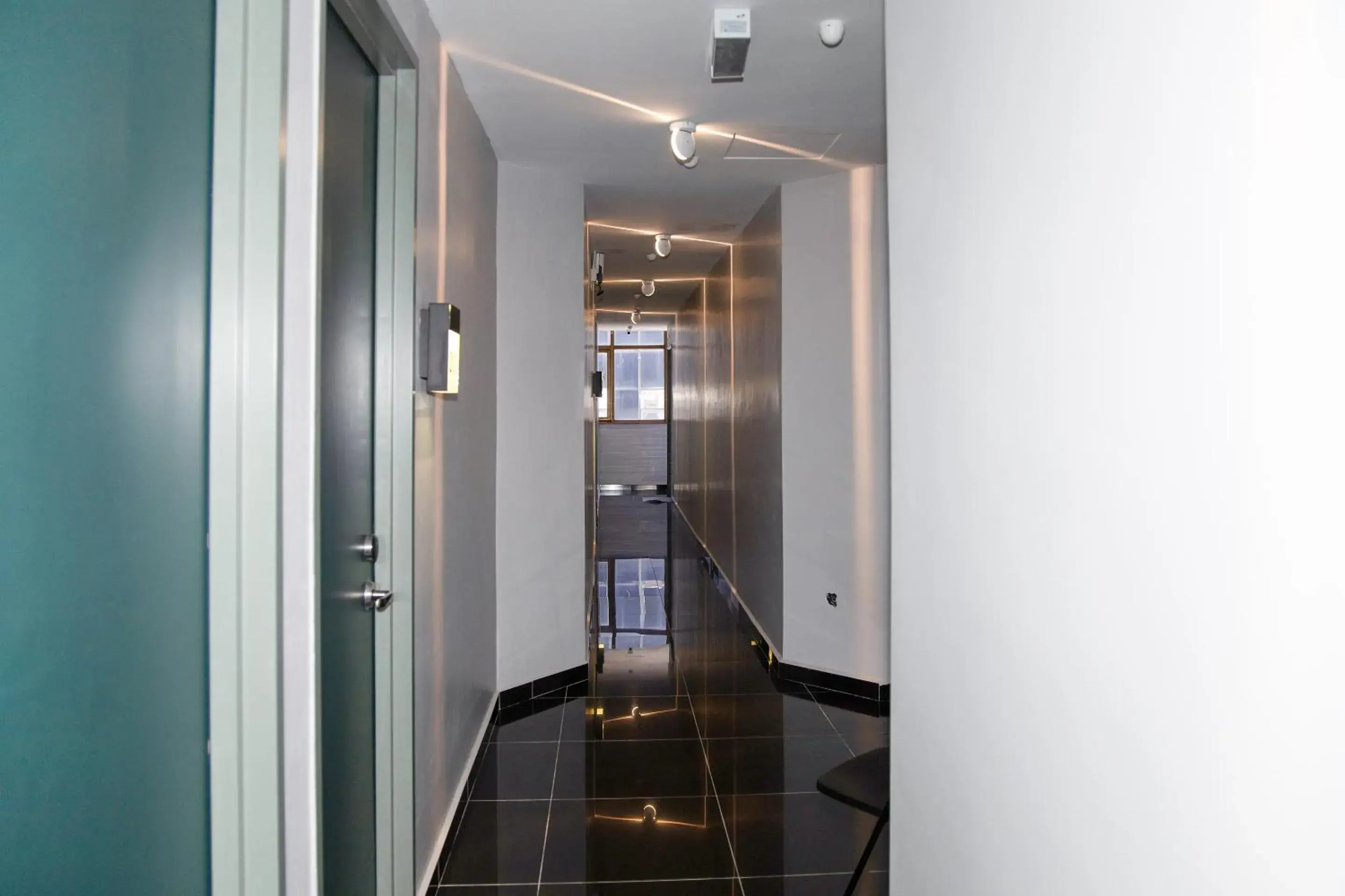 Lobby or reception in Capital O 90406 Mirani Hotel Lobby or reception in Capital O 90406 Mirani Hotel