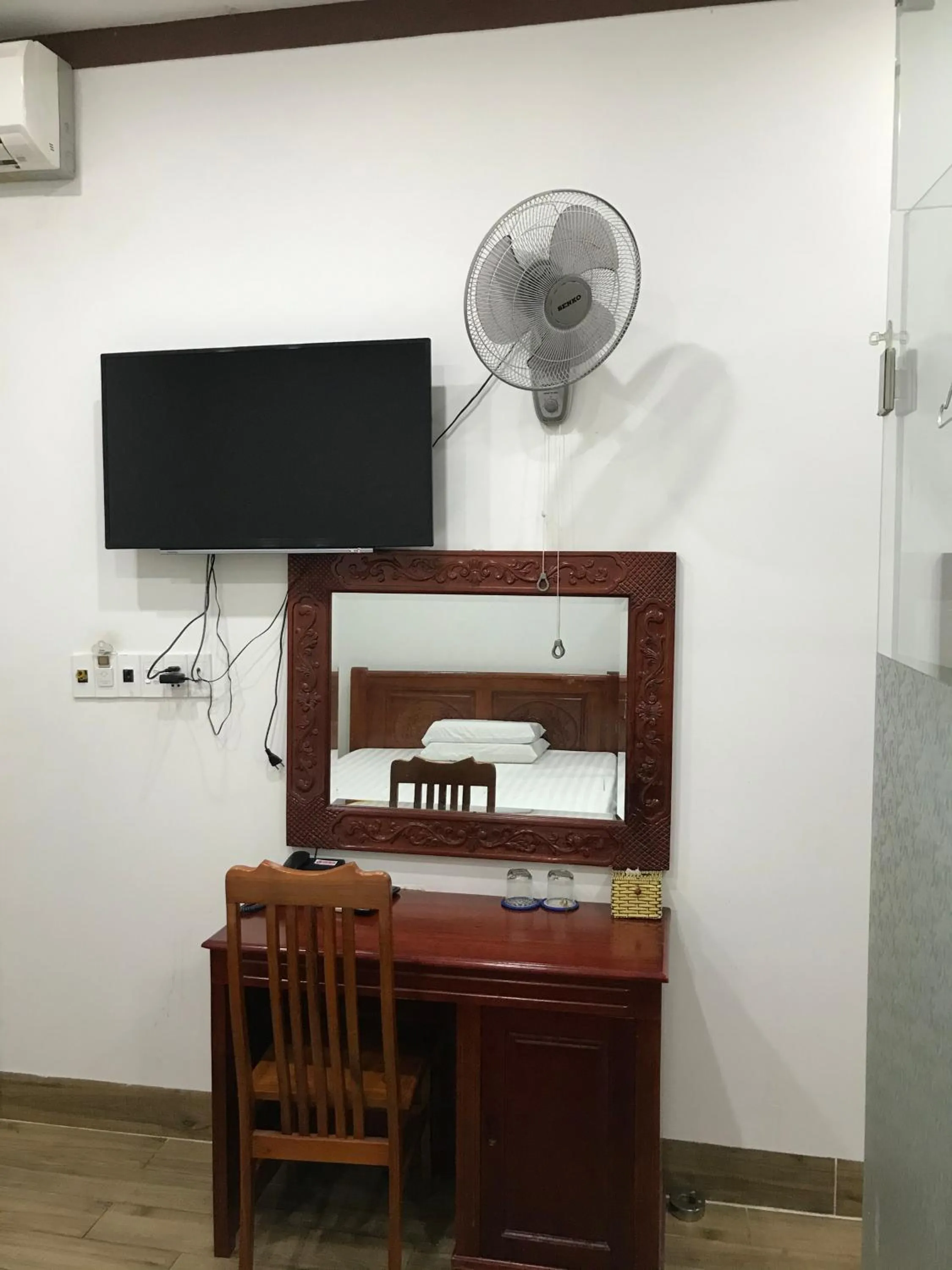 TV and multimedia in Thanh Van Hotel