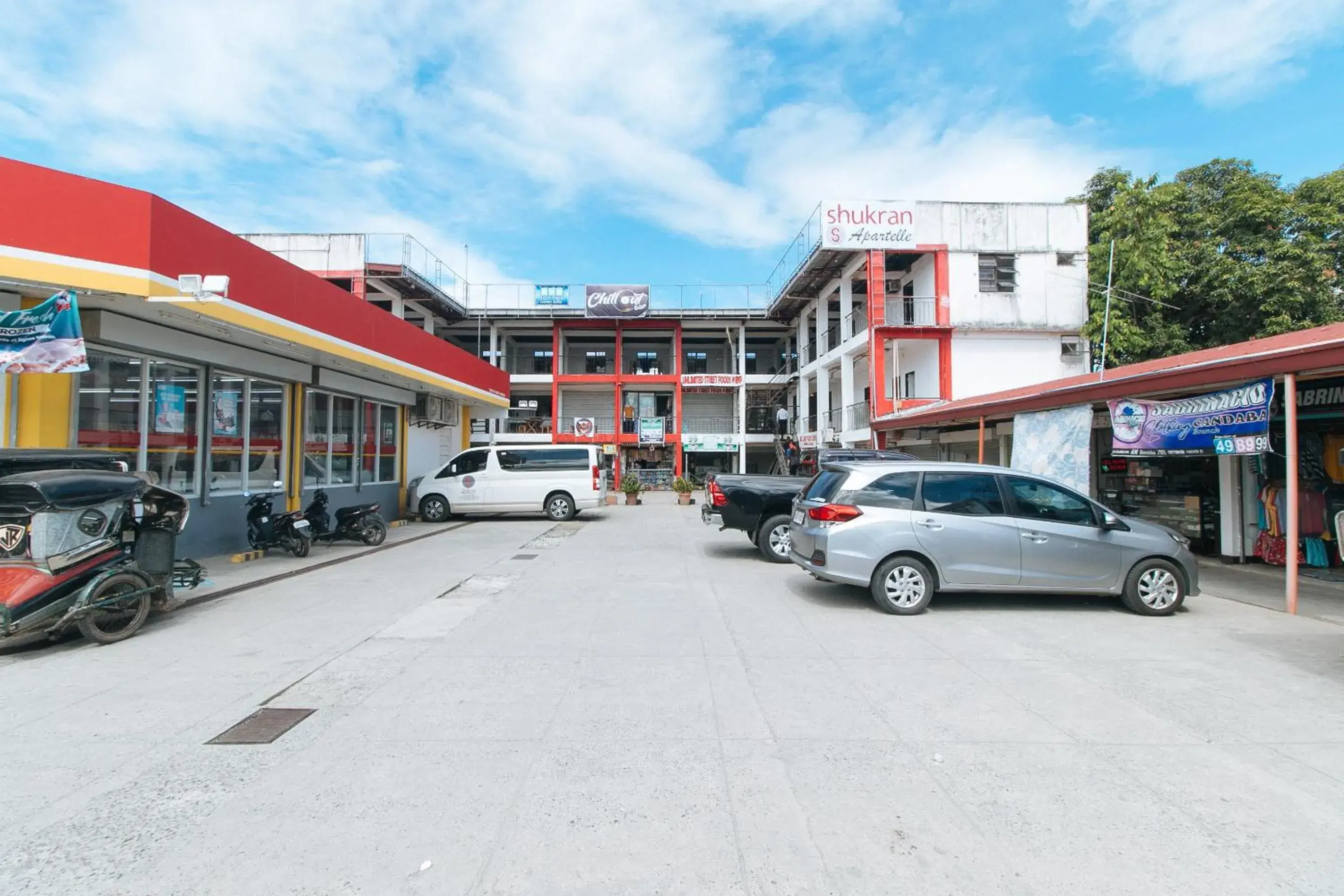 Property building in RedDoorz @ Shukran Rentals OPC Pampanga Property building in RedDoorz @ Shukran Rentals OPC Pampanga