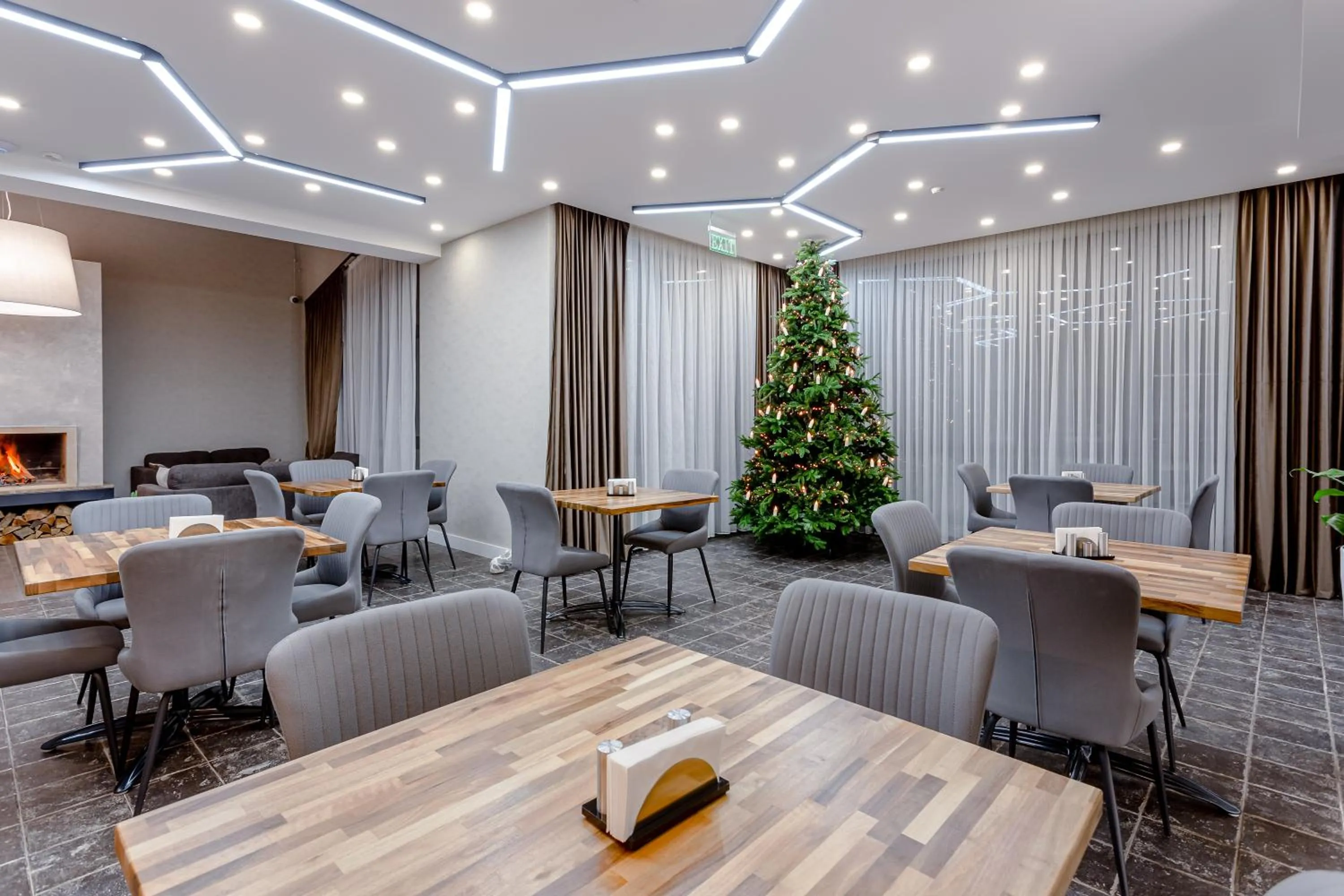 Restaurant/places to eat in Hotel Tsiga