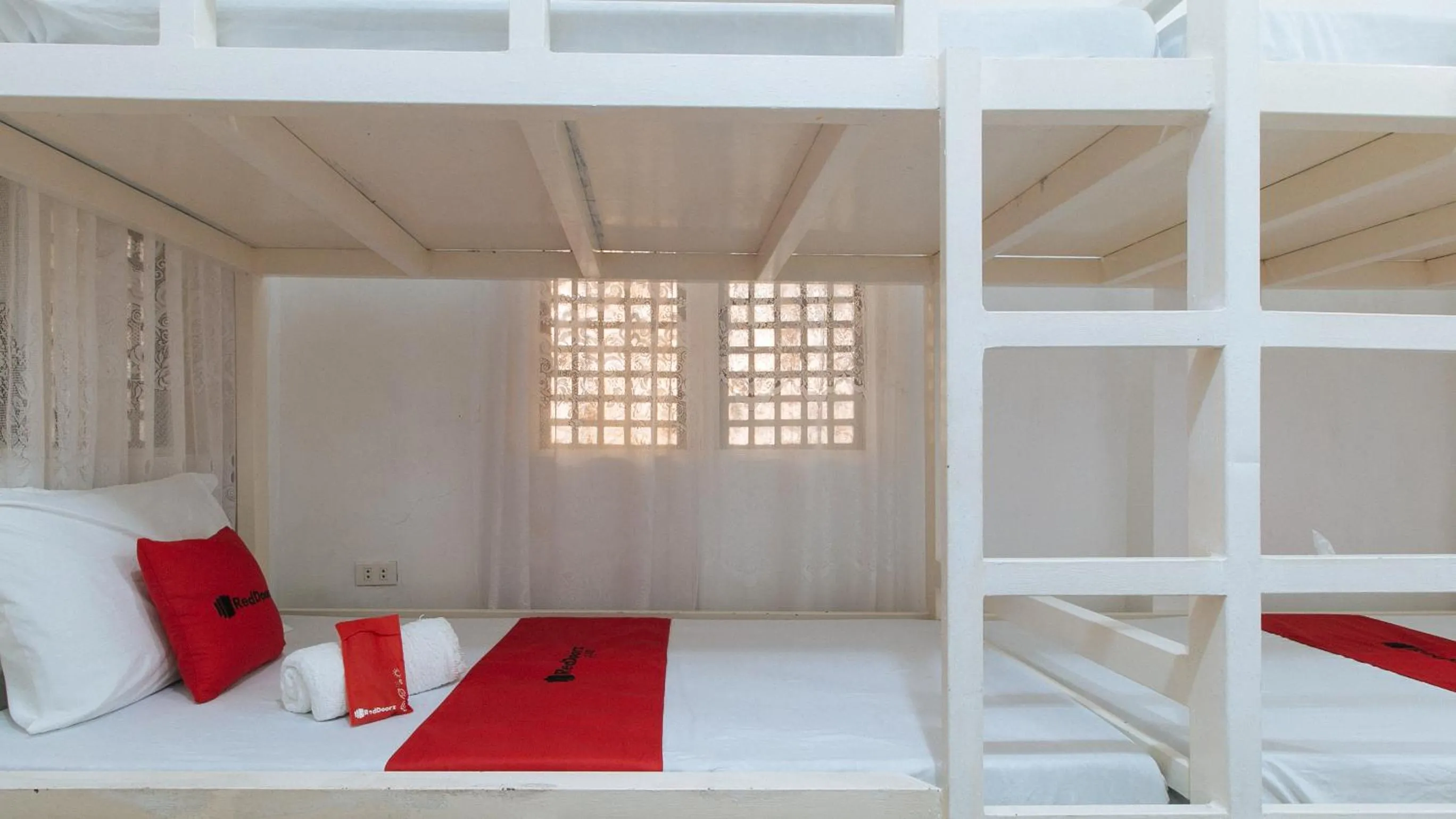 Bed in RedDoorz @ Camp Saint John Hotel La Union