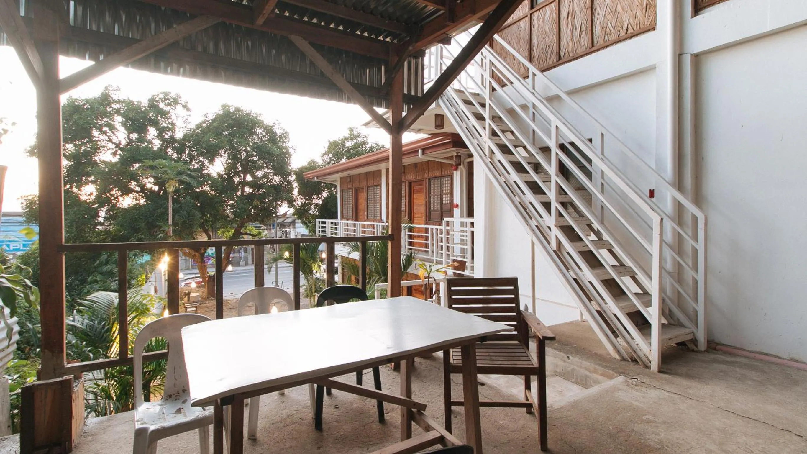 Balcony/Terrace in RedDoorz @ Camp Saint John Hotel La Union