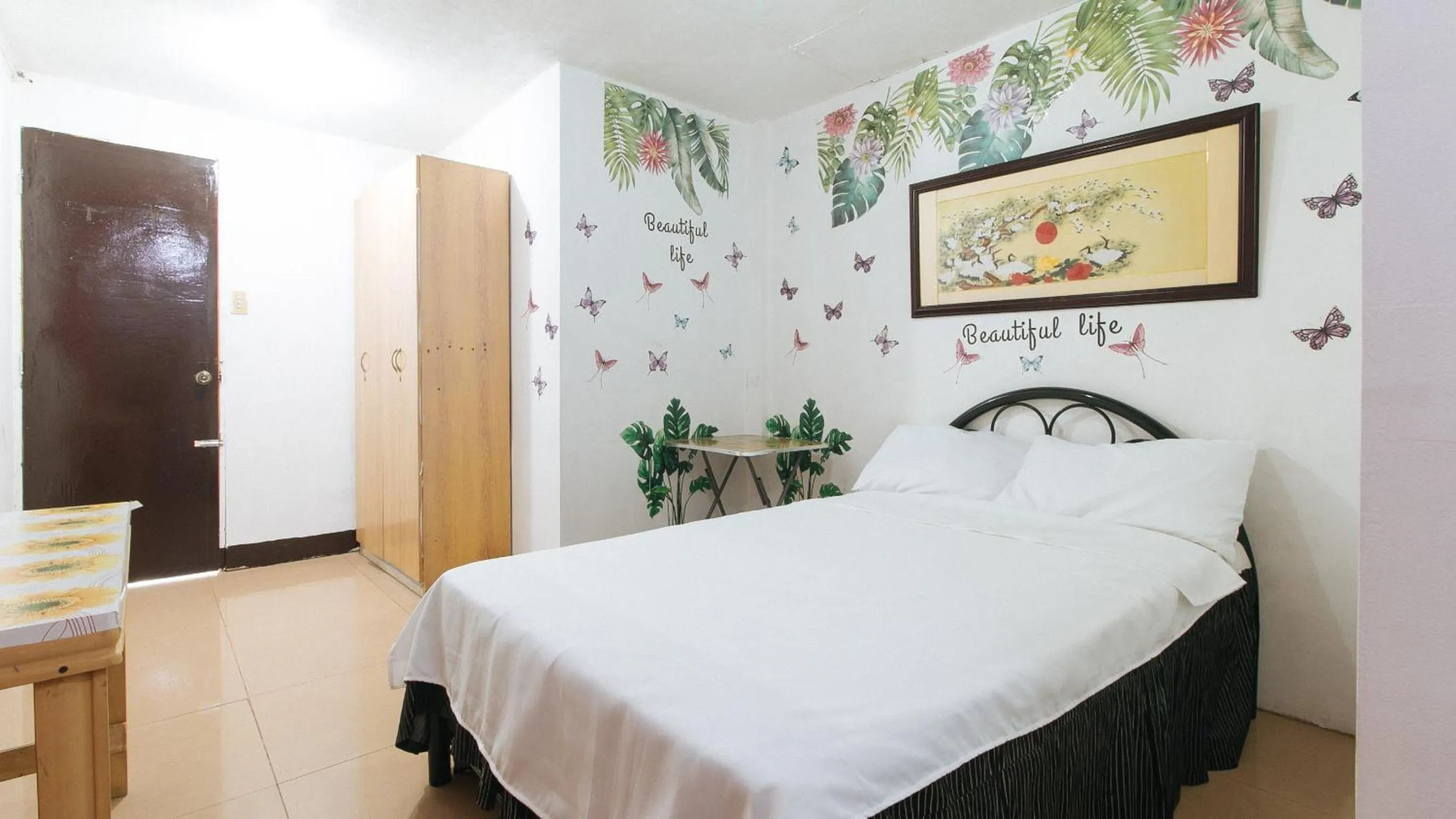 Bedroom, Bed in Cristian Jay Dormitory by RedDoorz