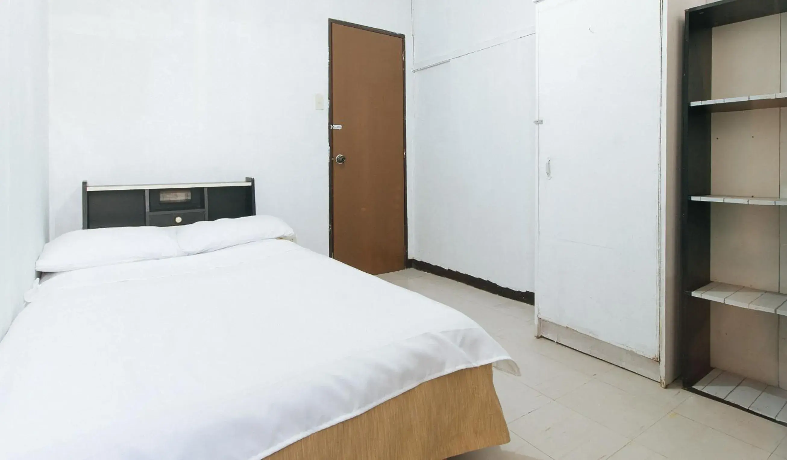 Standard Double Room in Cristian Jay Dormitory by RedDoorz Standard Double Room in Cristian Jay Dormitory by RedDoorz