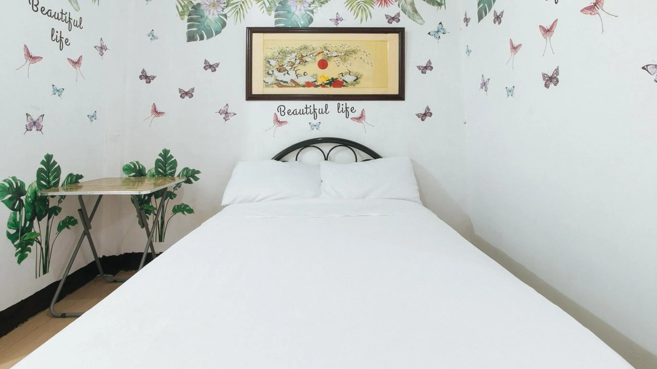 Photo of the whole room, Bed in Cristian Jay Dormitory by RedDoorz