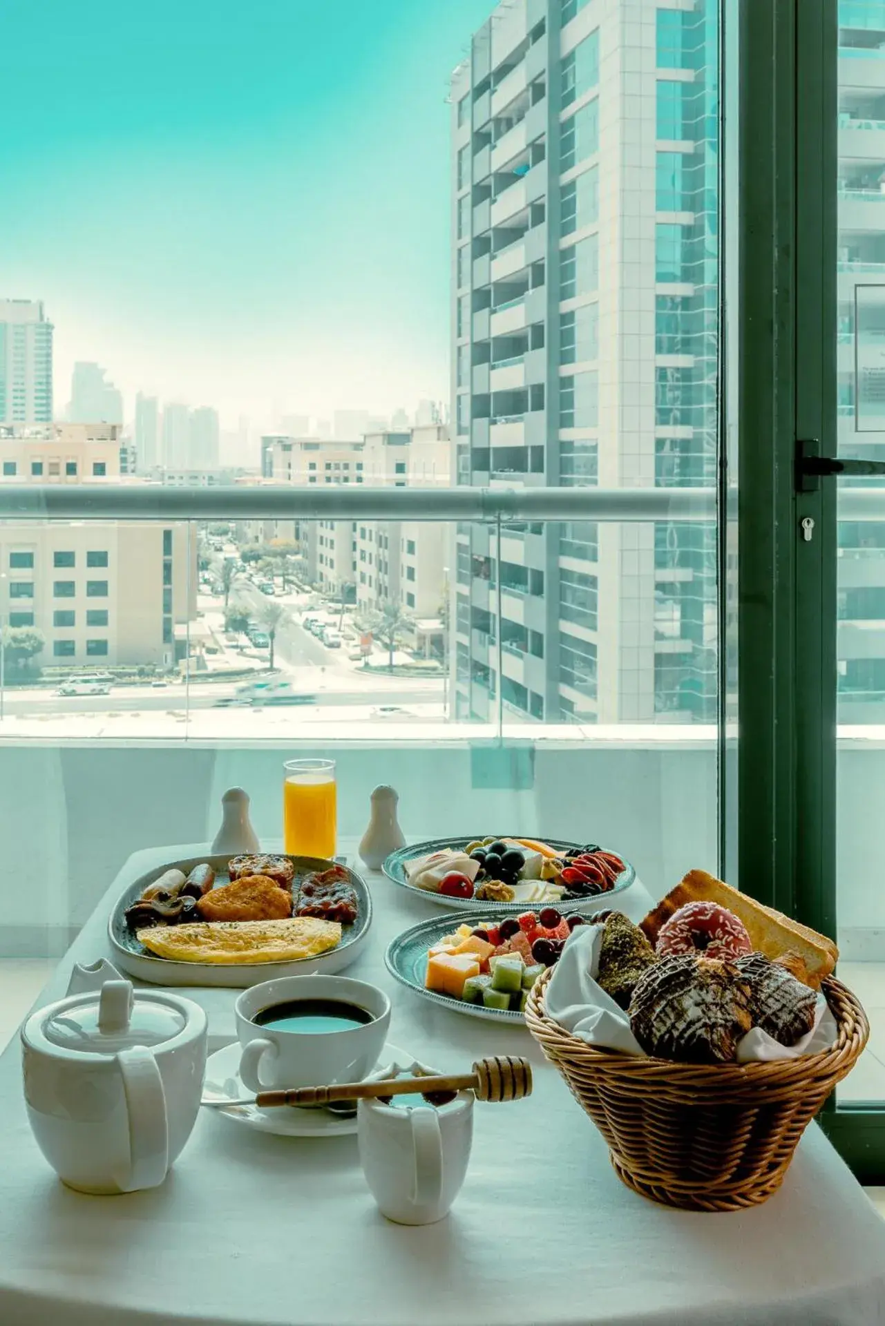 Food and drinks in TIME Oak Hotel & Suites Food and drinks in TIME Oak Hotel & Suites