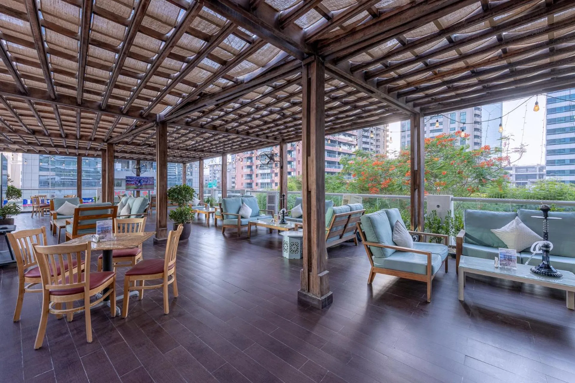 Restaurant/places to eat in TIME Oak Hotel & Suites