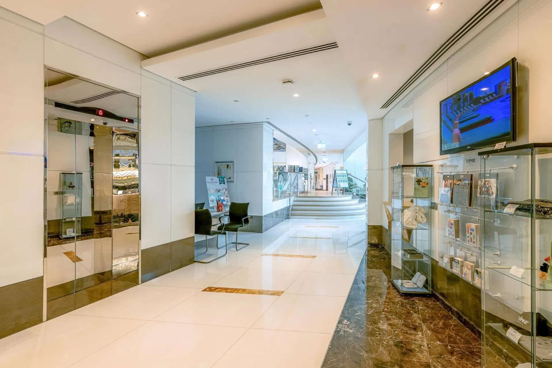 Lobby or reception in TIME Oak Hotel & Suites