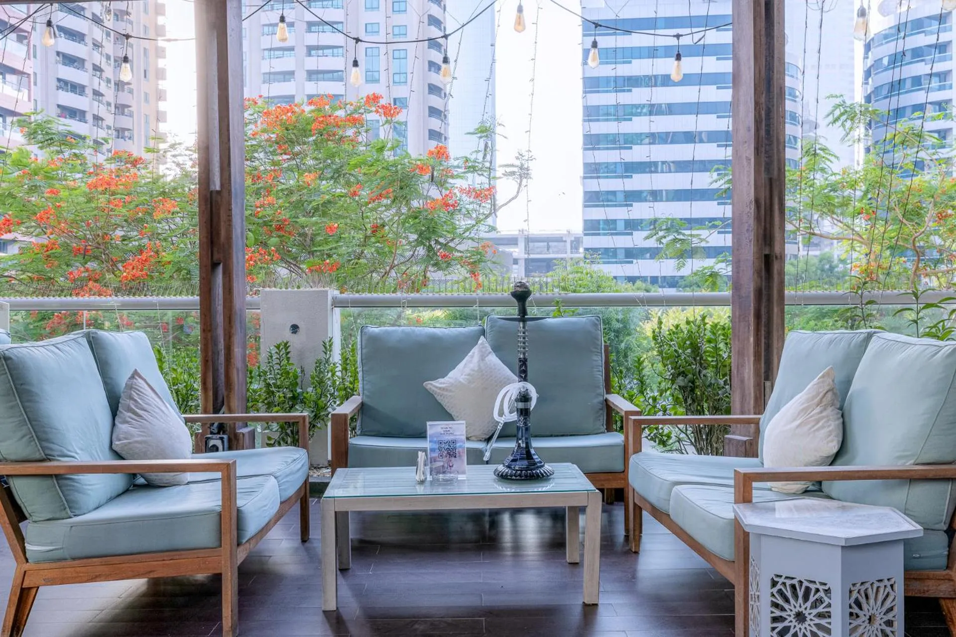 Restaurant/places to eat in TIME Oak Hotel & Suites