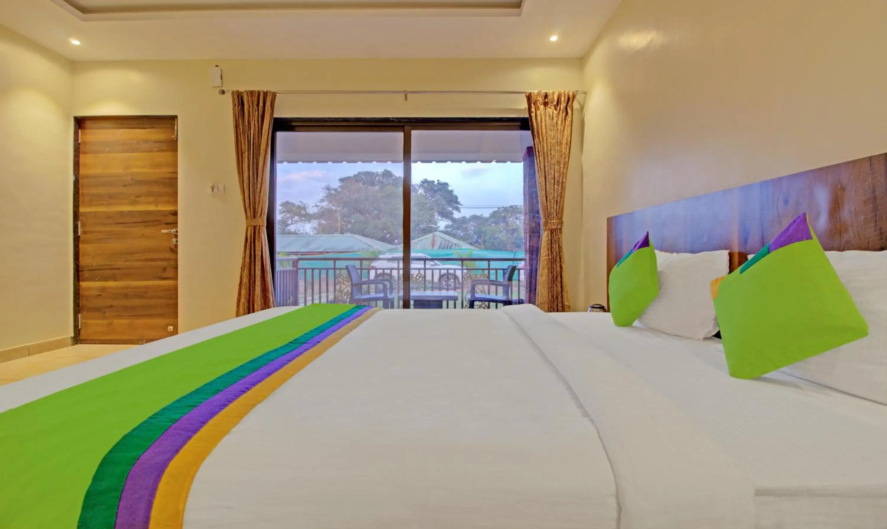 Bedroom, Bed in Treebo Nakshatra Cottages Mahabaleshwar Bedroom, Bed in Treebo Nakshatra Cottages Mahabaleshwar