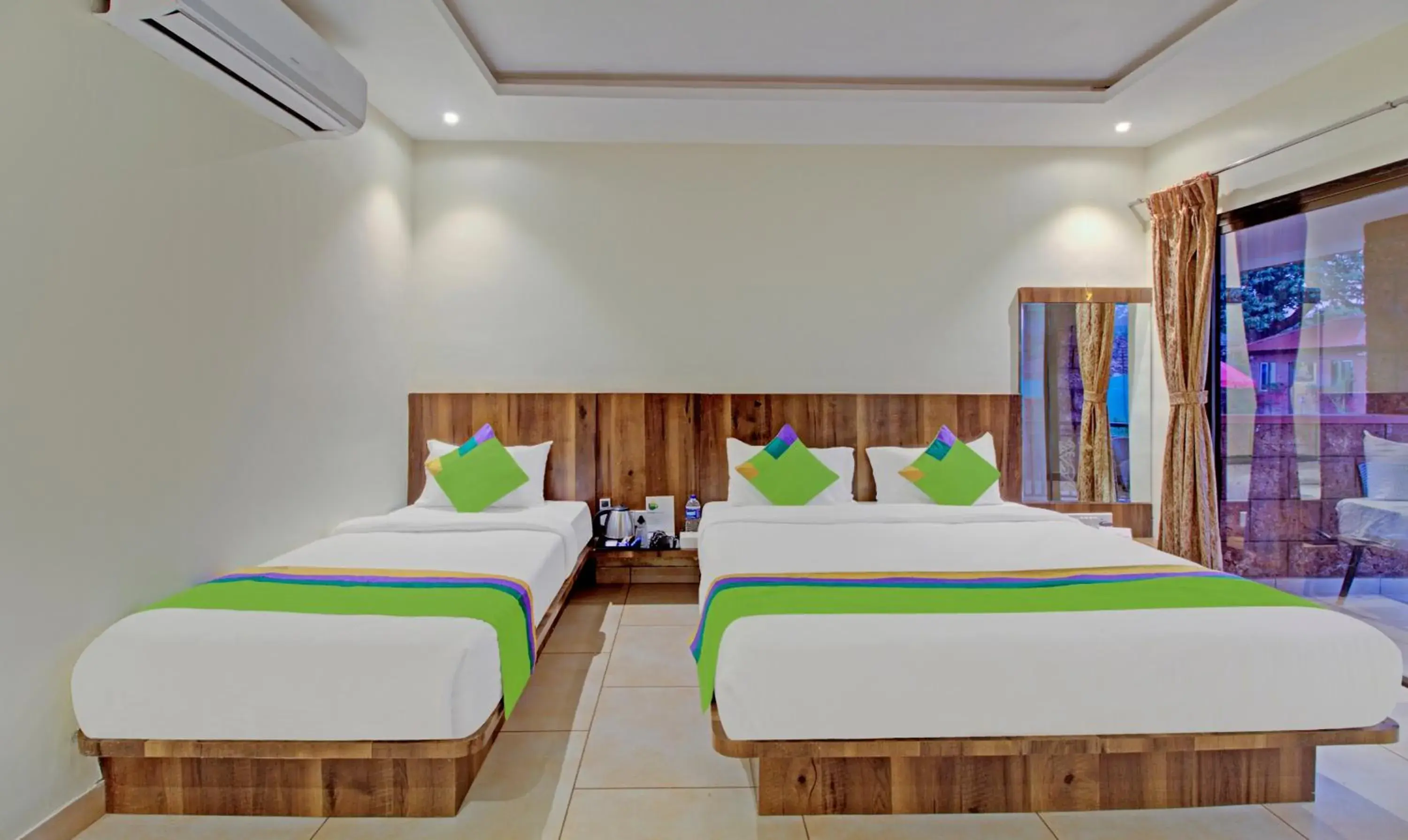 Bedroom, Bed in Treebo Nakshatra Cottages Mahabaleshwar Bedroom, Bed in Treebo Nakshatra Cottages Mahabaleshwar