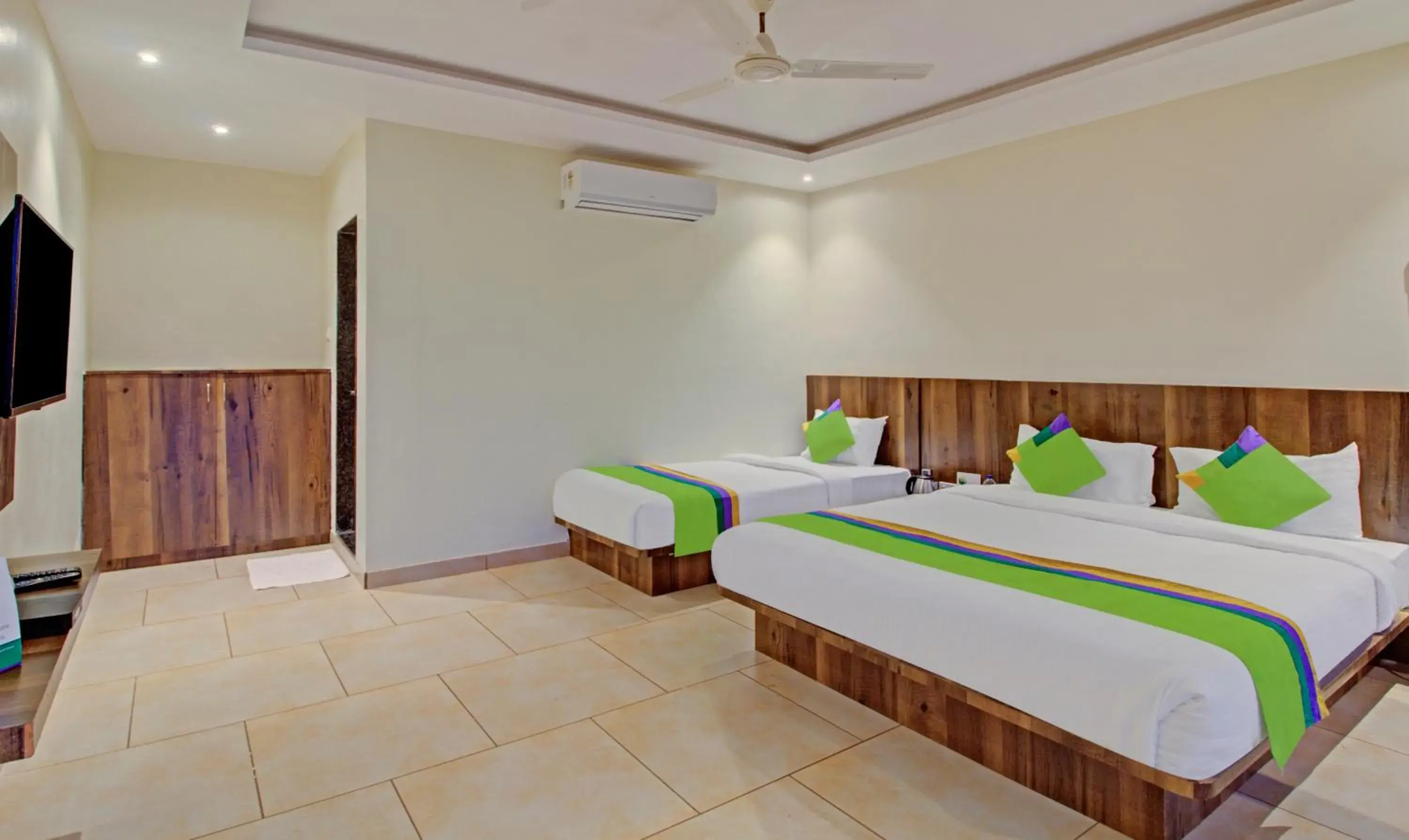 Bedroom, Bed in Treebo Nakshatra Cottages Mahabaleshwar Bedroom, Bed in Treebo Nakshatra Cottages Mahabaleshwar