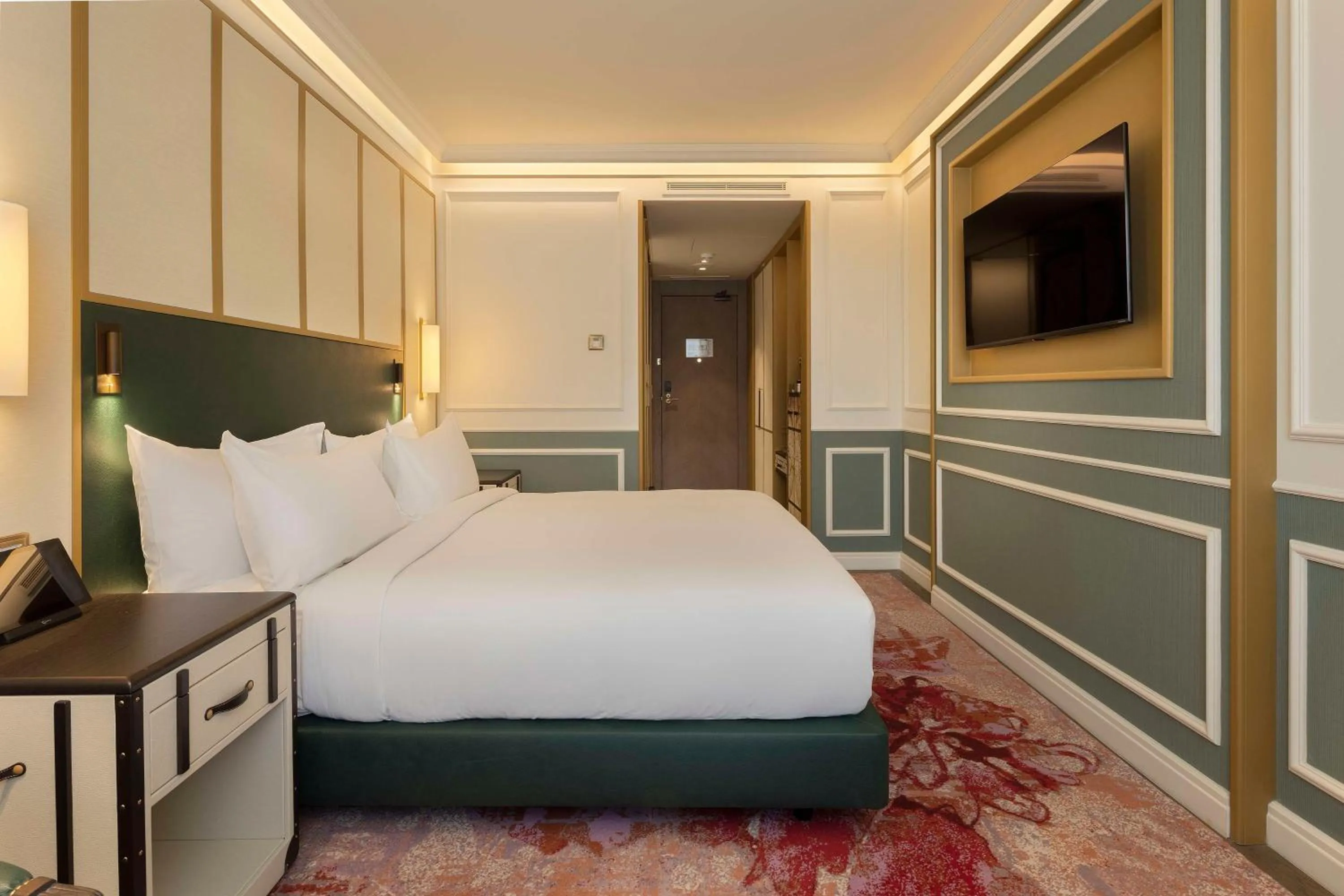Bed in The Emerald House Lisbon - Curio Collection By Hilton