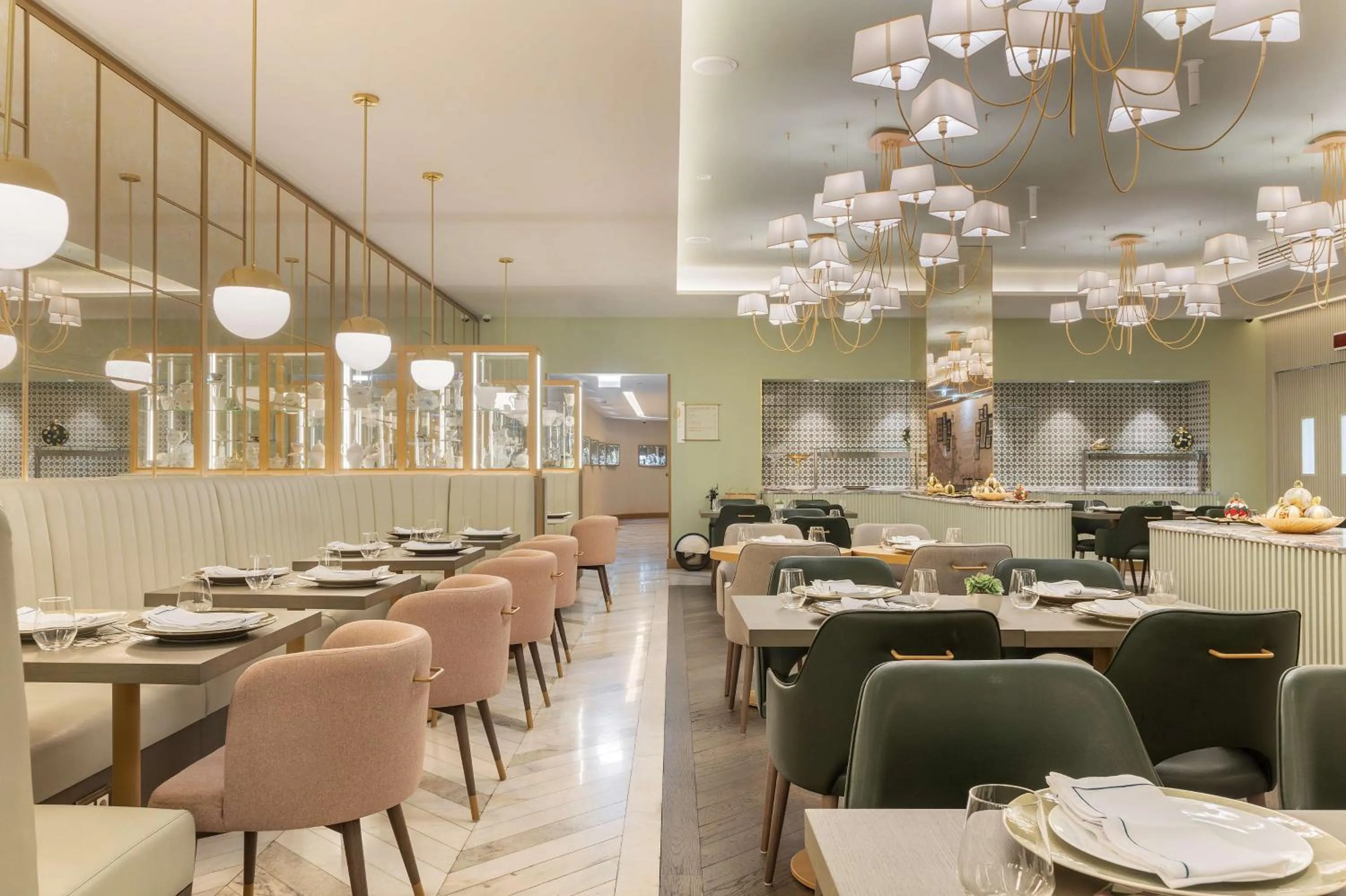 Restaurant/places to eat in The Emerald House Lisbon - Curio Collection By Hilton