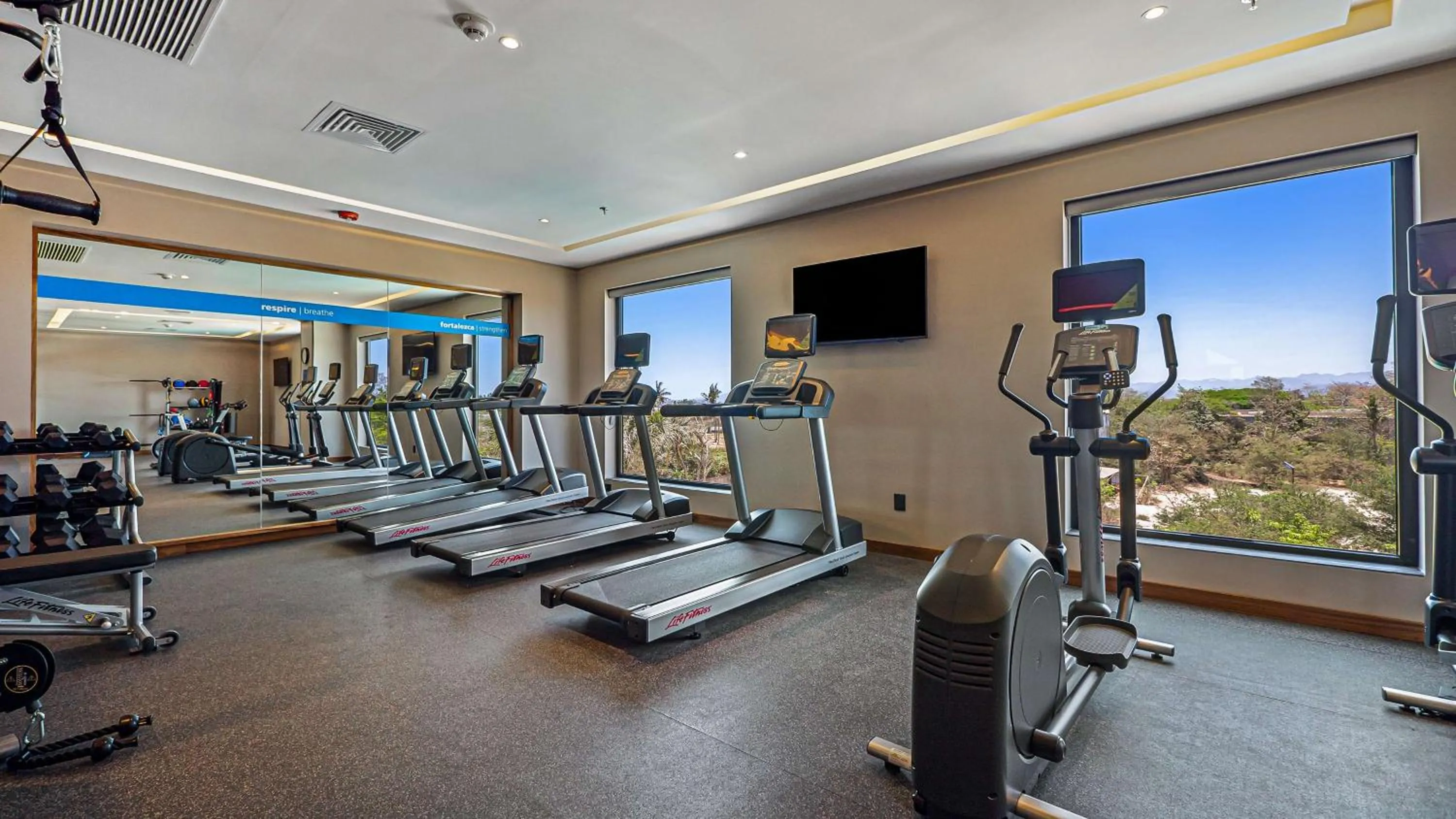 Fitness centre/facilities in Hampton Inn By Hilton Nuevo Vallarta