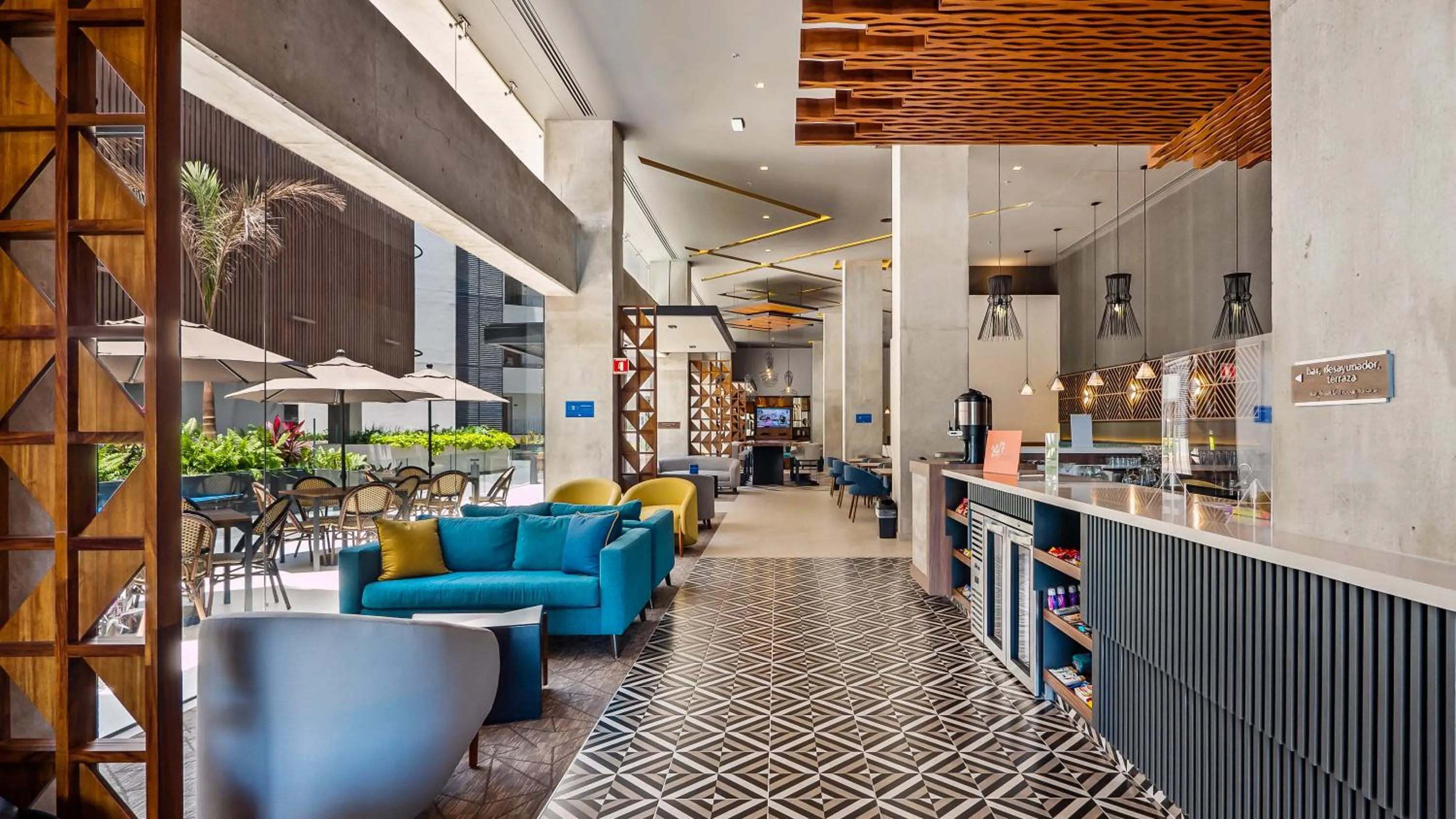 Lounge or bar in Hampton Inn By Hilton Nuevo Vallarta