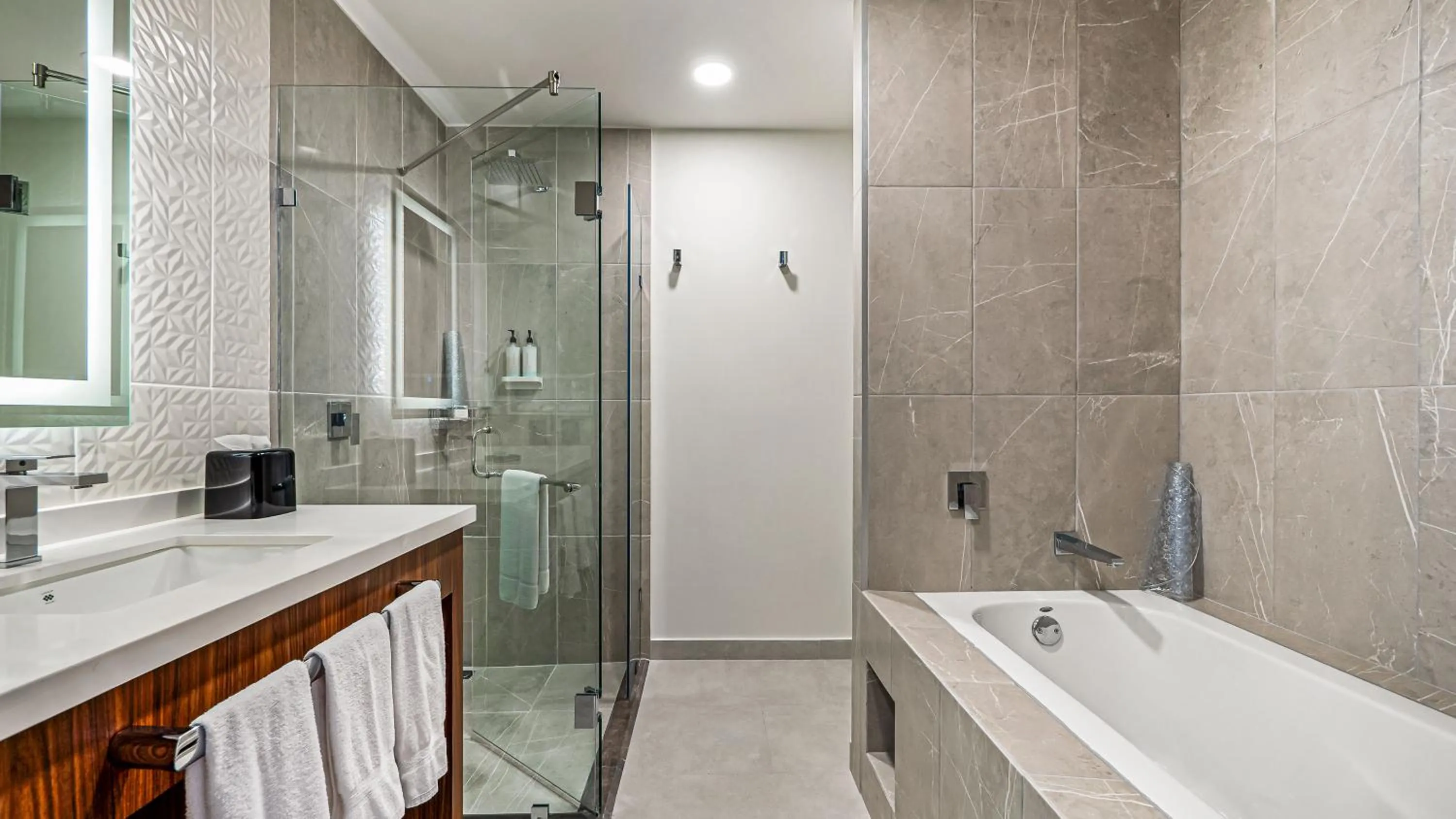 Shower in Hampton Inn By Hilton Nuevo Vallarta