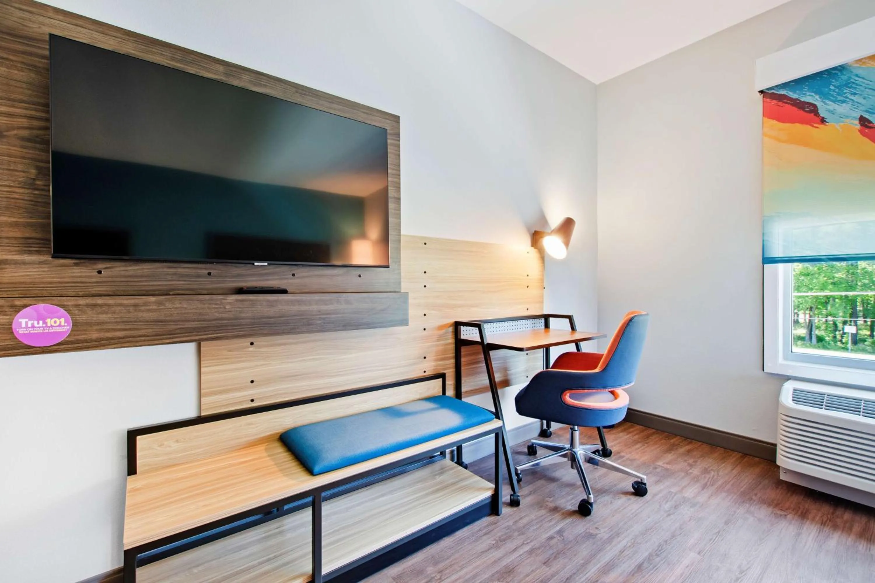 Bedroom in Tru By Hilton Chapel Hill