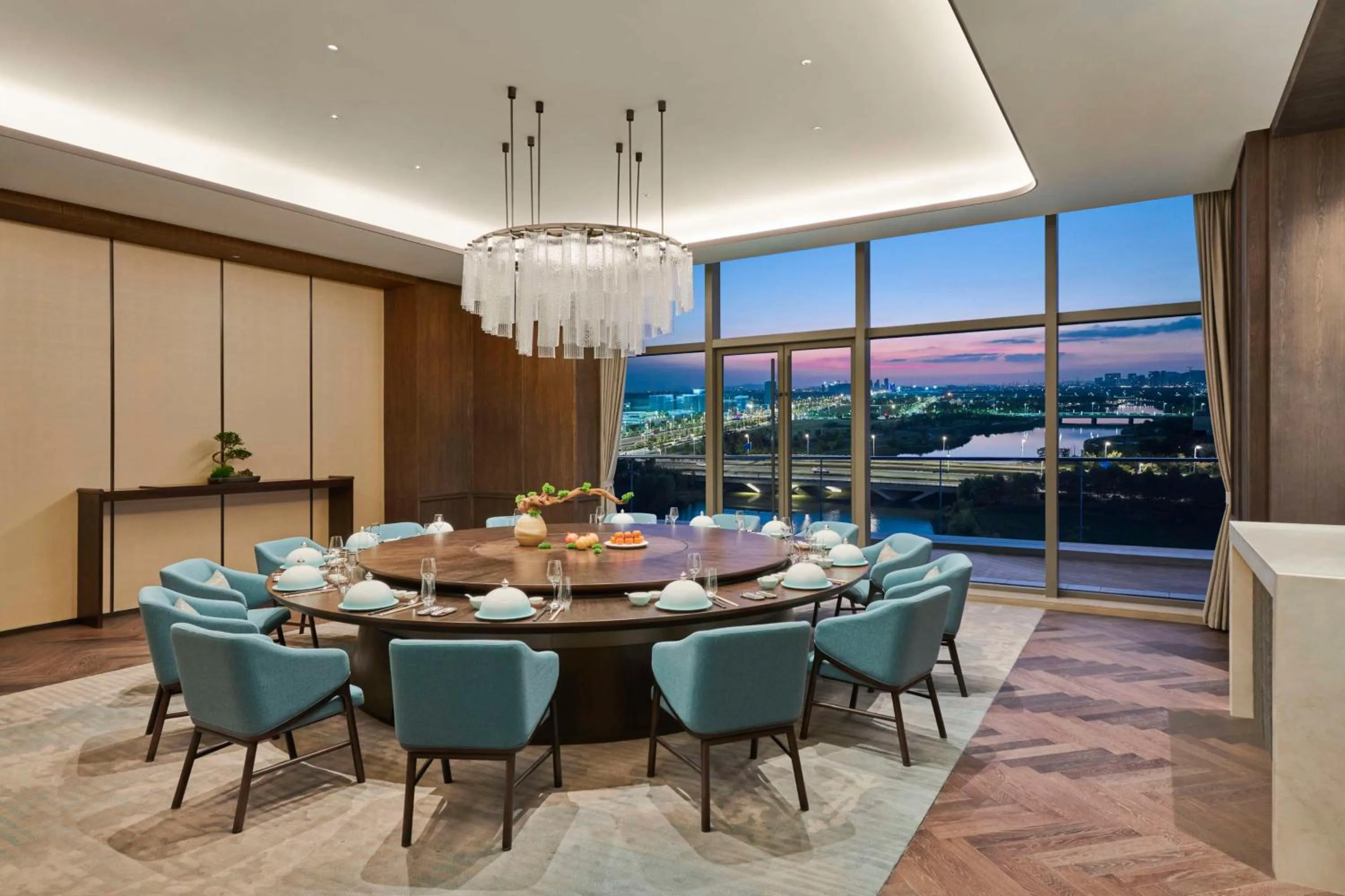 Restaurant/places to eat in Hilton Suzhou Wuzhong