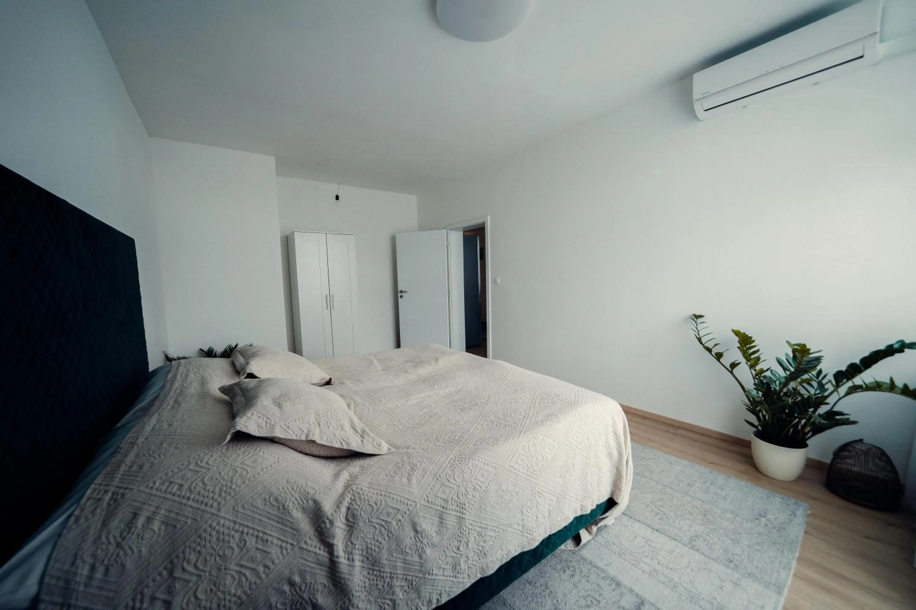 Bed in TIFFANY Apartment Hotel