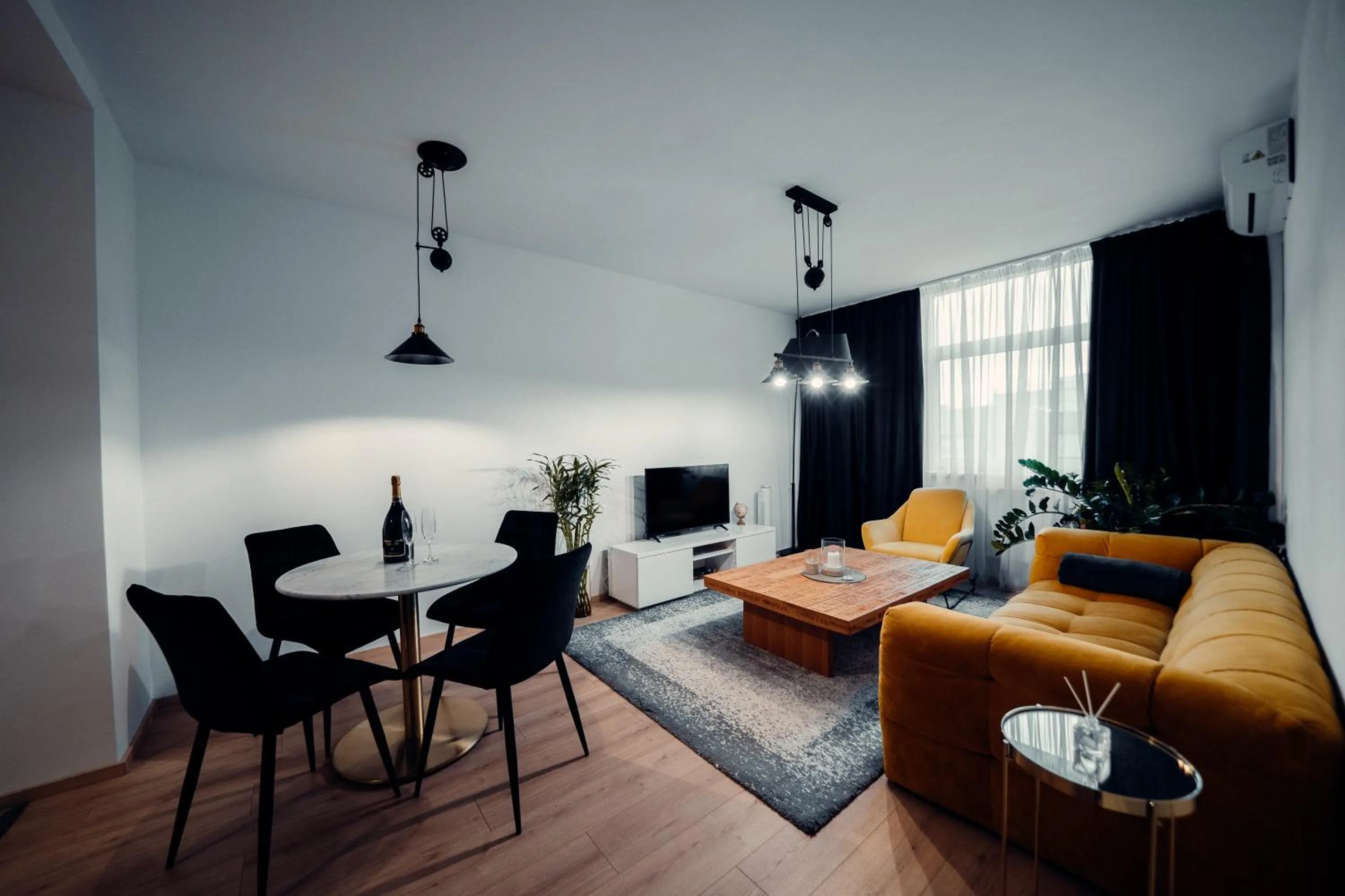 Bed in TIFFANY Apartment Hotel