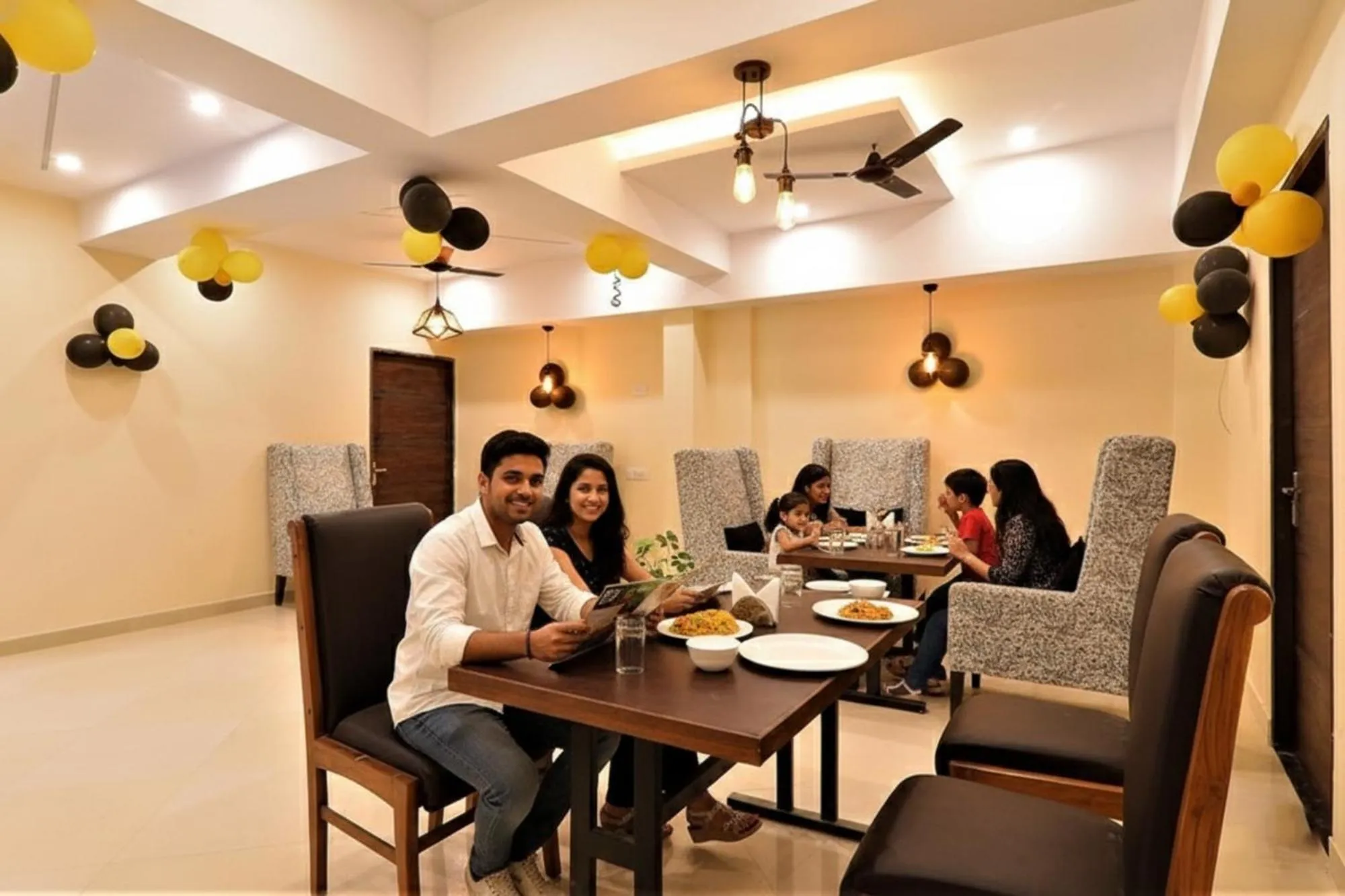 Restaurant/places to eat in FabHotel Blueark