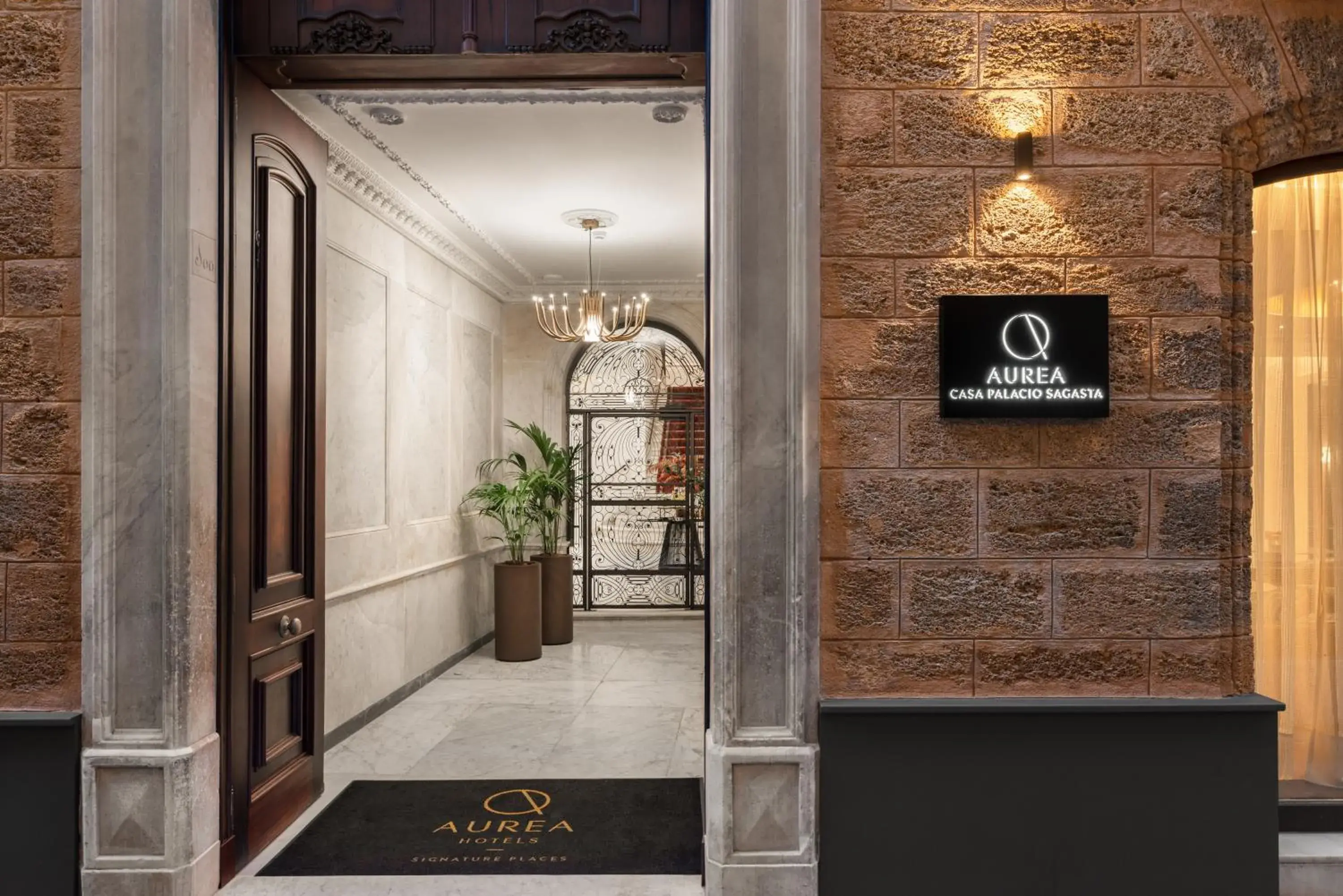 Property building in Áurea Casa Palacio Sagasta by Eurostars Hotel Company Property building in Áurea Casa Palacio Sagasta by Eurostars Hotel Company