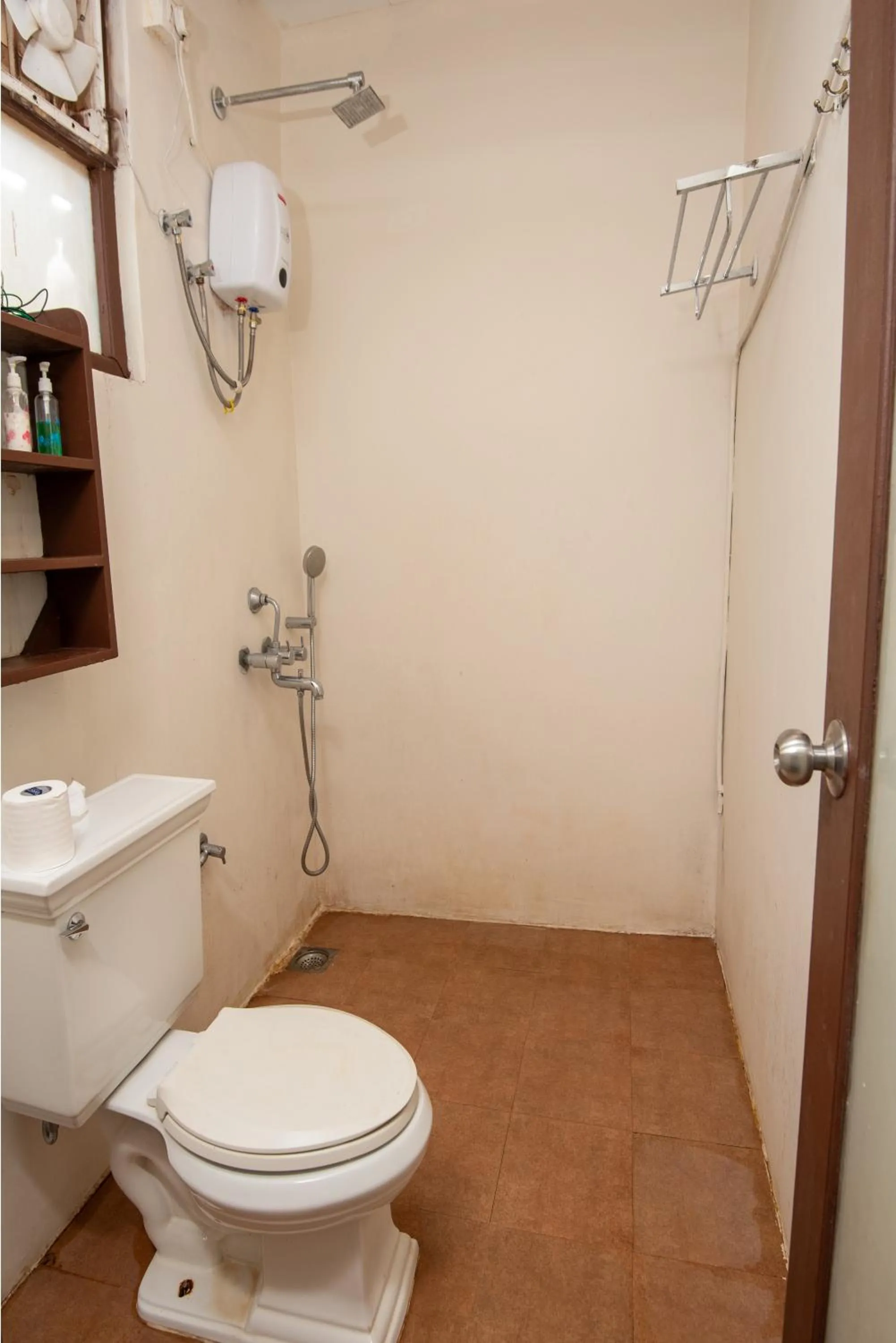 Shower in De Soul Sante Beach Resort Morjim Goa