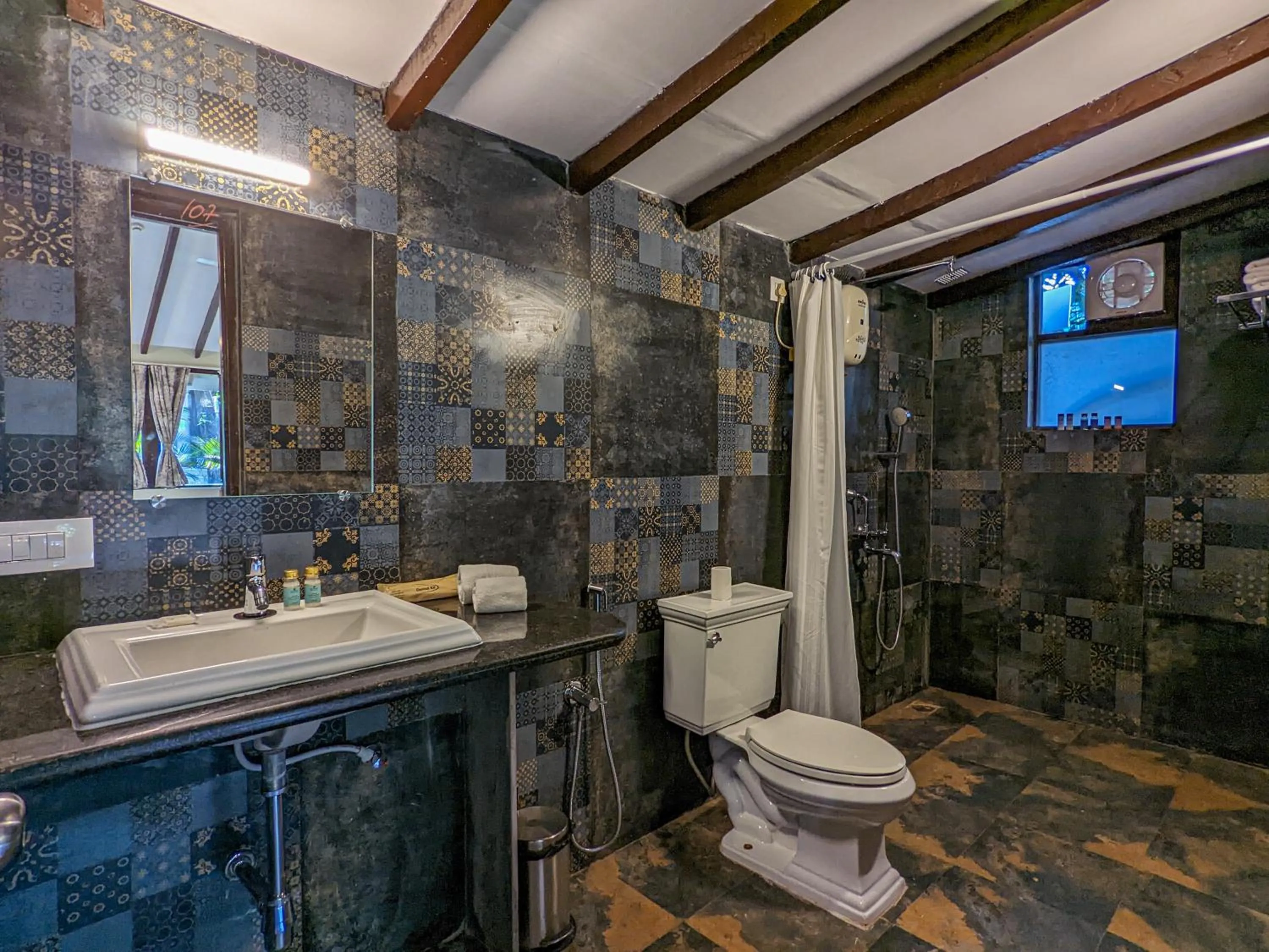 Shower in De Soul Sante Beach Resort Morjim Goa