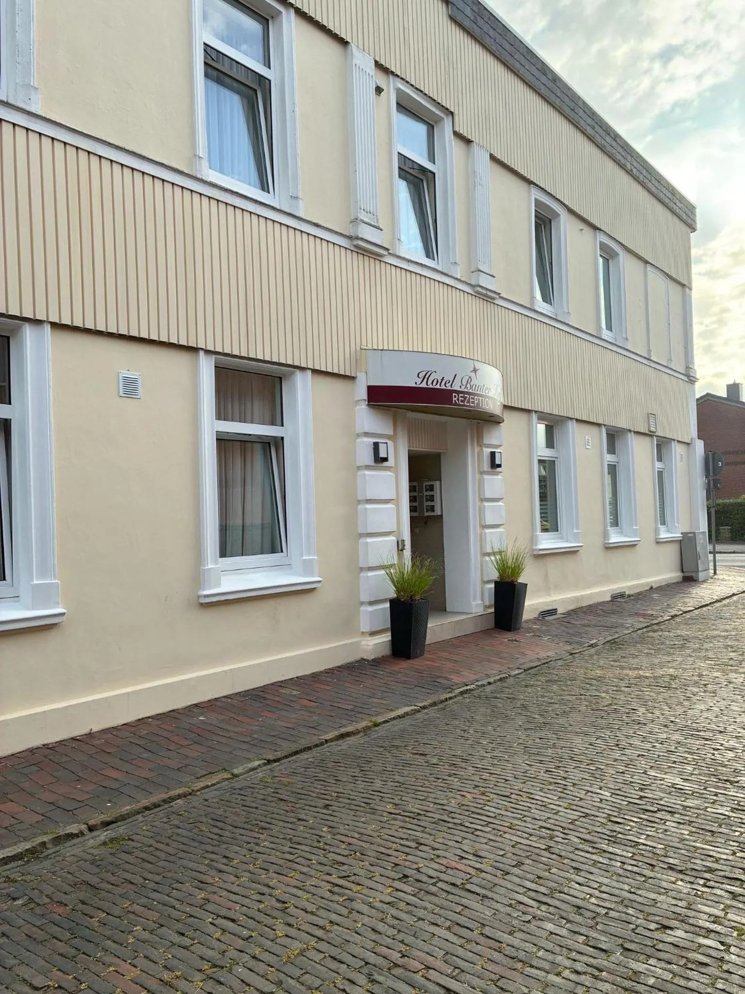 Property building in SleepBEEONE Wilhelmshaven