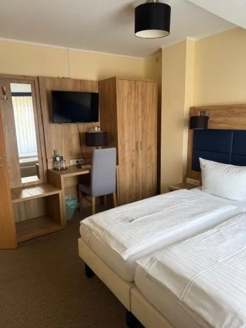 Photo of the whole room, Bed in Wilhelmshaven Ahoi, Sure Hotel Collection by Best Western