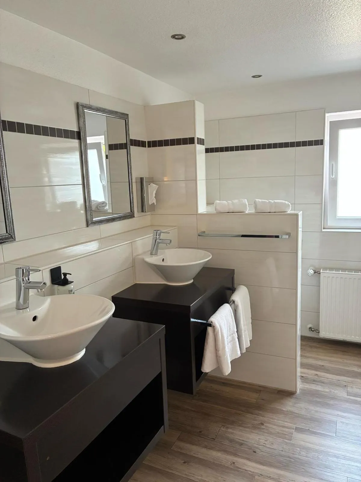 Bathroom in SleepBEEONE Wilhelmshaven