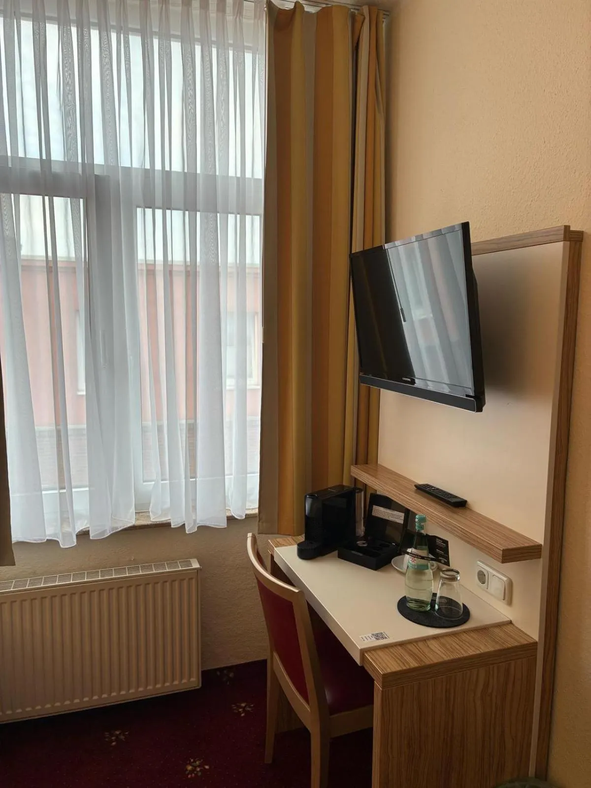 Photo of the whole room in SleepBEEONE Wilhelmshaven