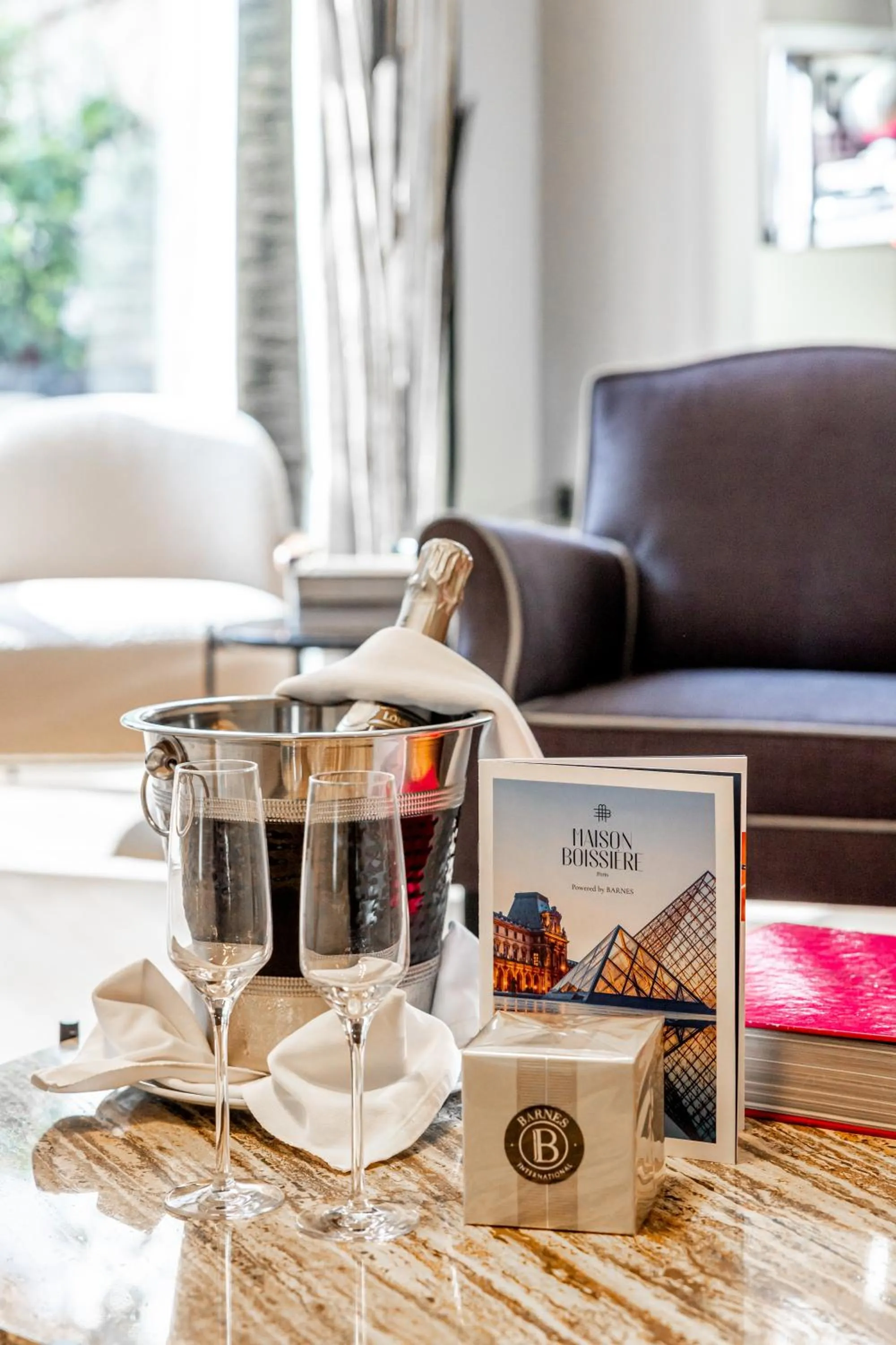 Alcoholic drinks in Maison Boissière BARNES Residences