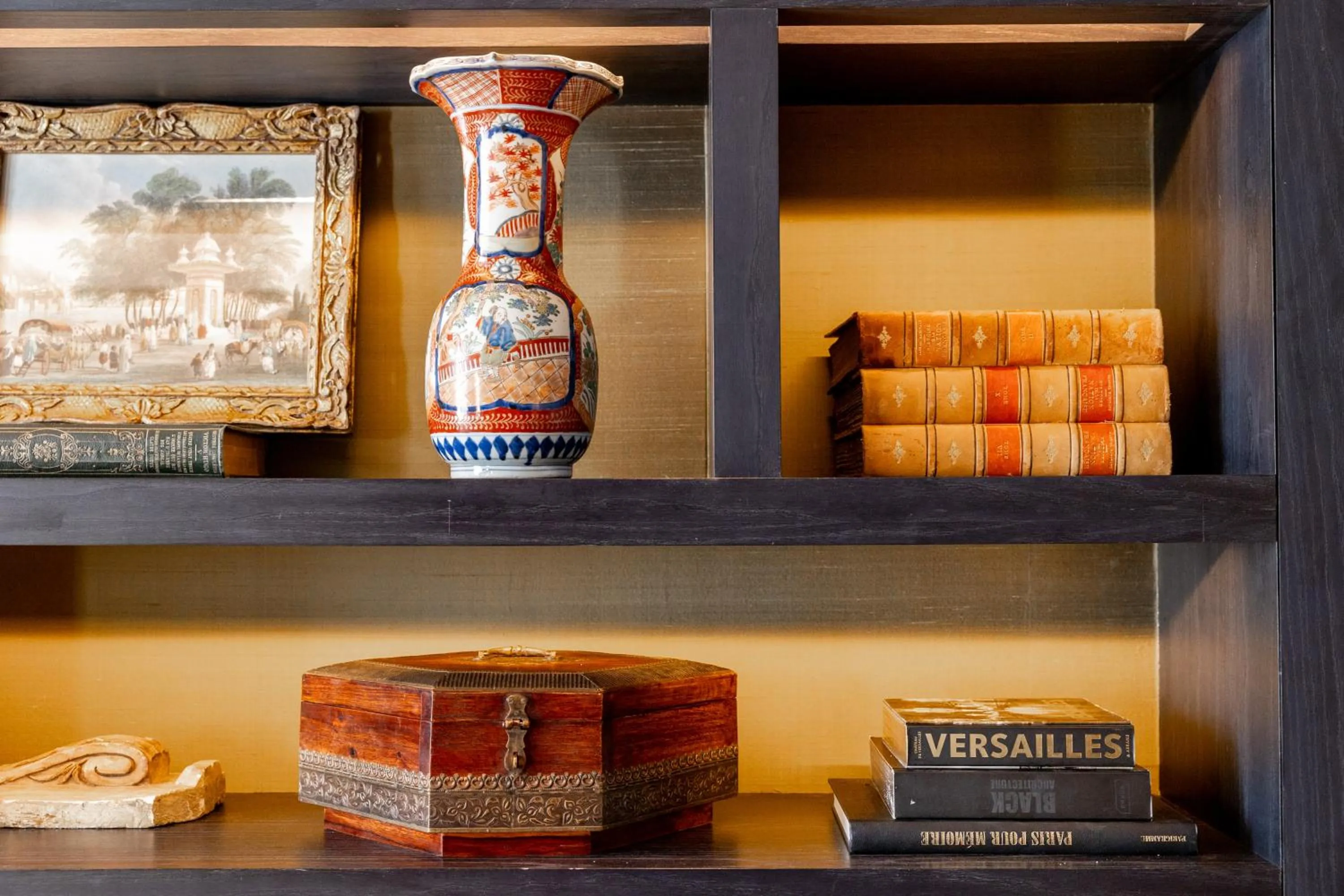 Library in Maison Boissière BARNES Residences