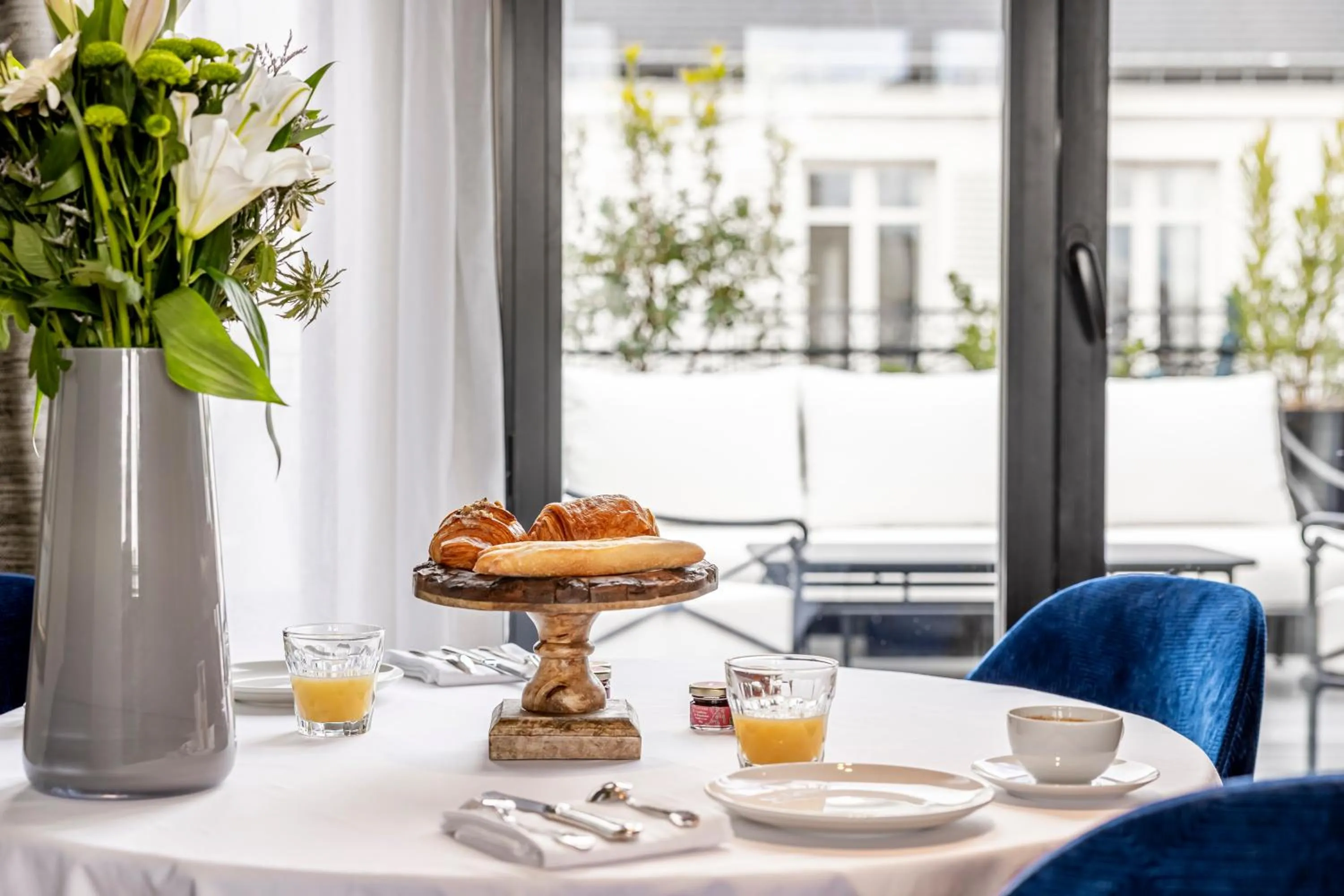 Dining area in Maison Boissière BARNES Residences