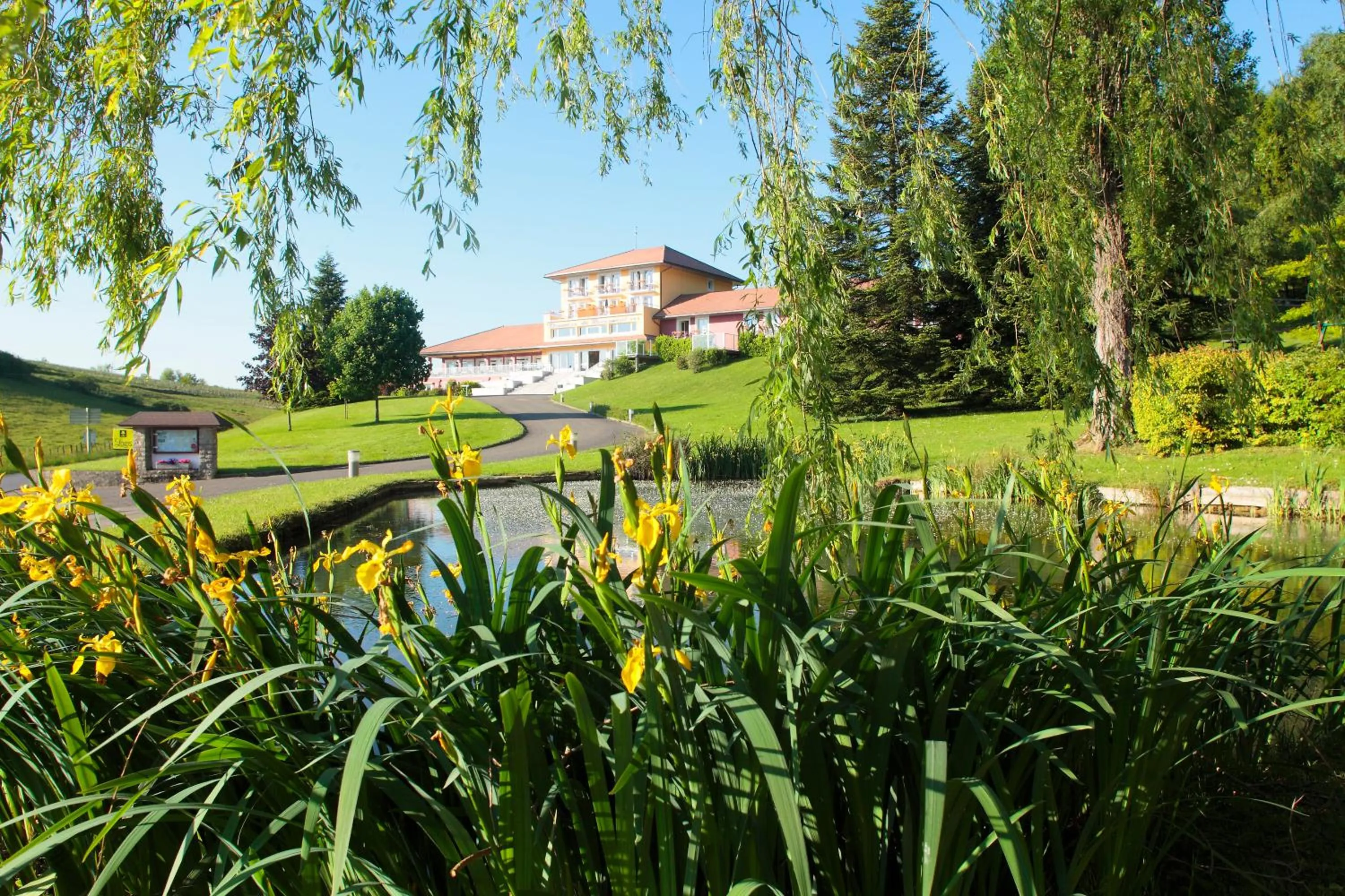 Facade/entrance in Domaine du Revermont - Logis Hotel