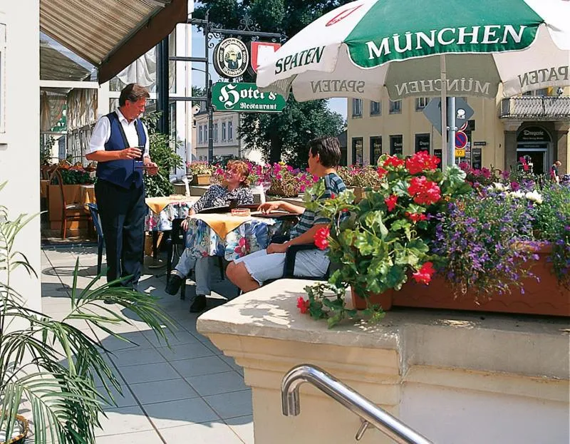 Facade/entrance in Hotel - Restaurant Kurhaus Klotzsche
