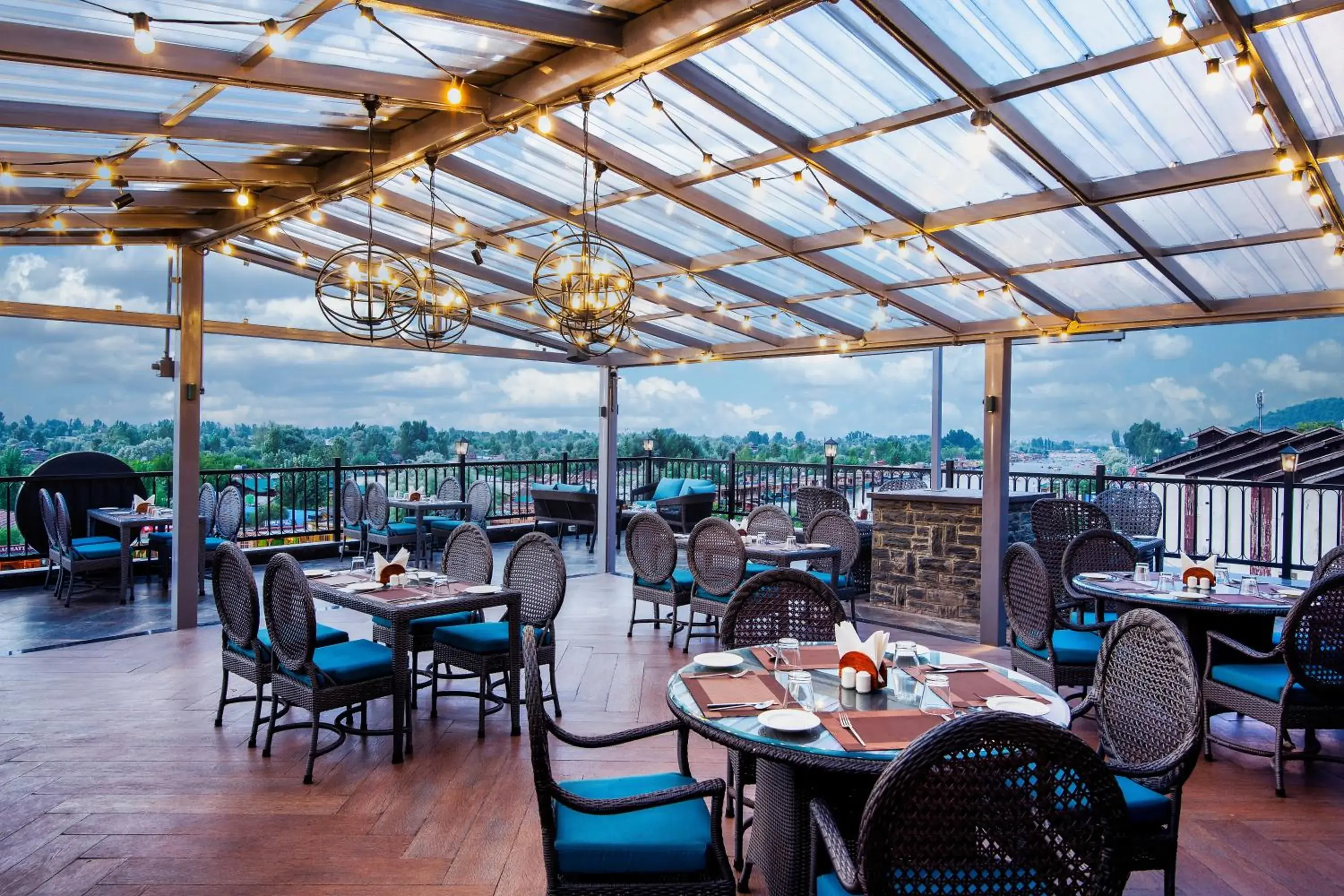 Restaurant/places to eat in The Vintage Srinagar at Dal Lake Restaurant/places to eat in The Vintage Srinagar at Dal Lake