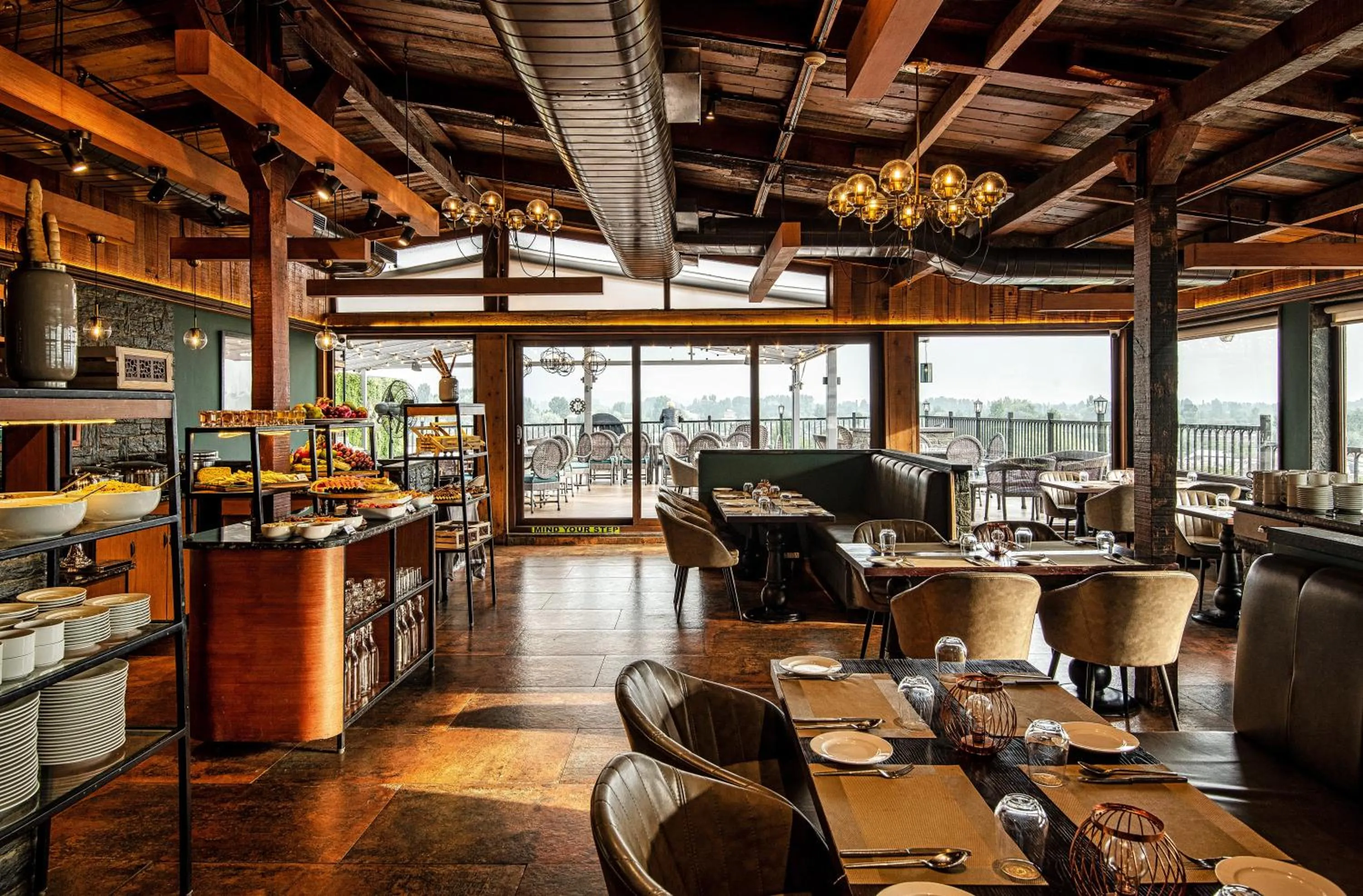 Breakfast in The Vintage Srinagar at Dal Lake