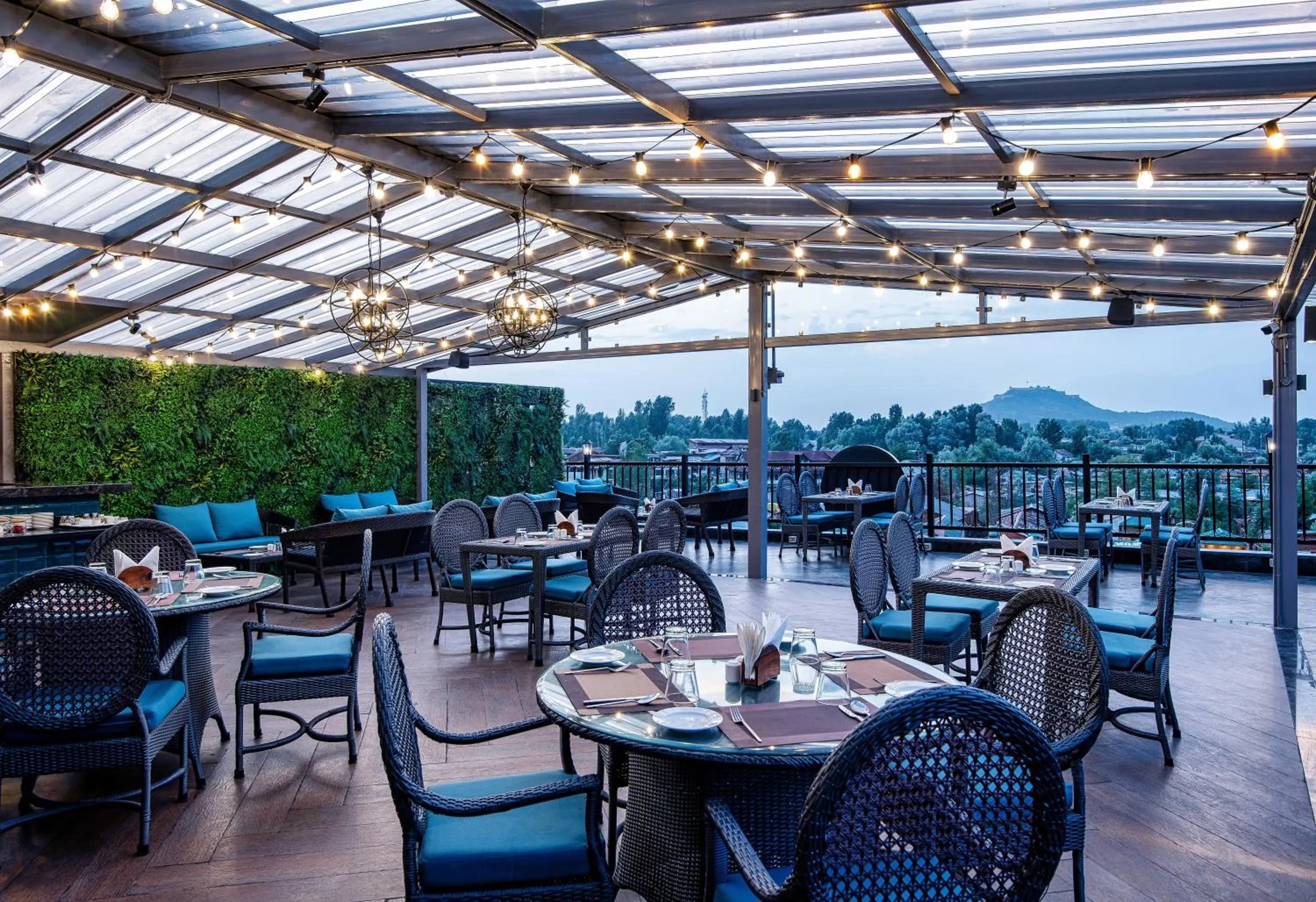 Restaurant/places to eat in The Vintage Srinagar at Dal Lake